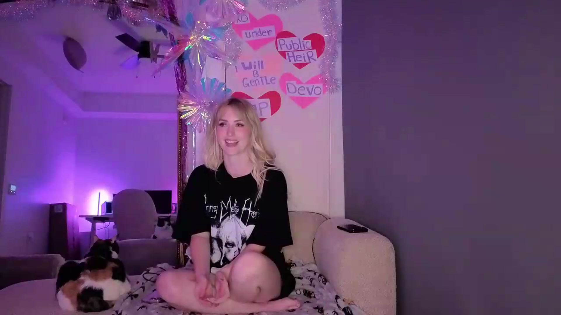 Gallery image thumbnail from Lunafayexo's myfreecams stream on, 06/24/2026, 03:11 image 8 of 20