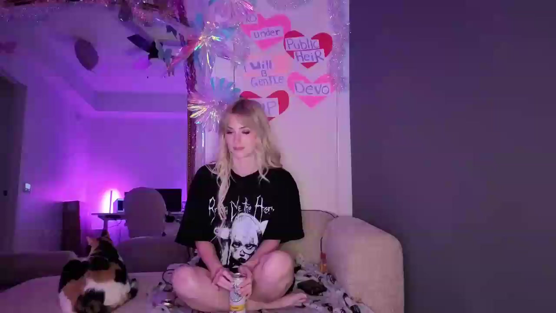 Gallery image thumbnail from Lunafayexo's myfreecams stream on, 06/24/2026, 03:11 image 1 of 20