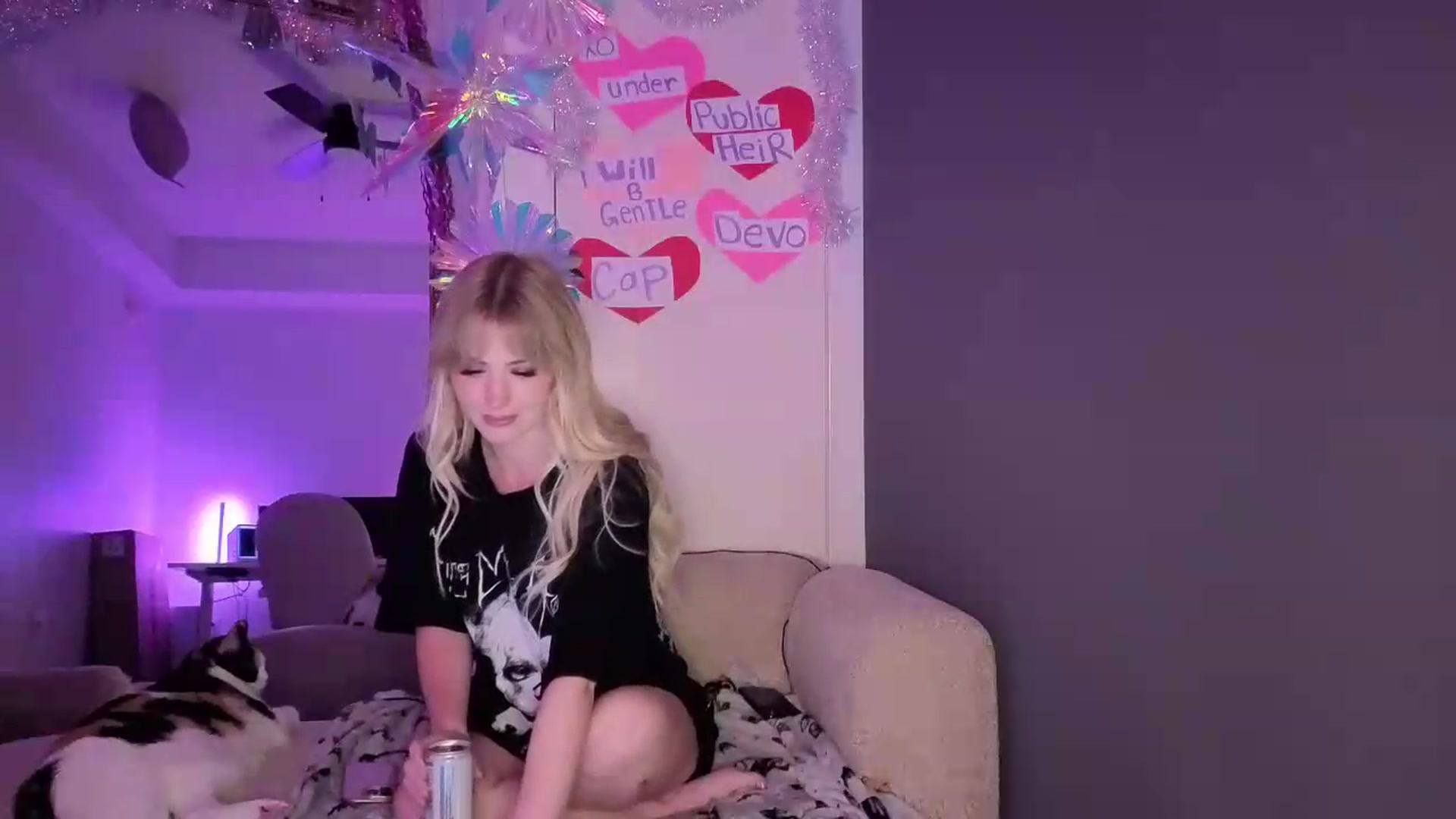 Gallery image thumbnail from Lunafayexo's myfreecams stream on, 06/24/2026, 03:11 image 18 of 20