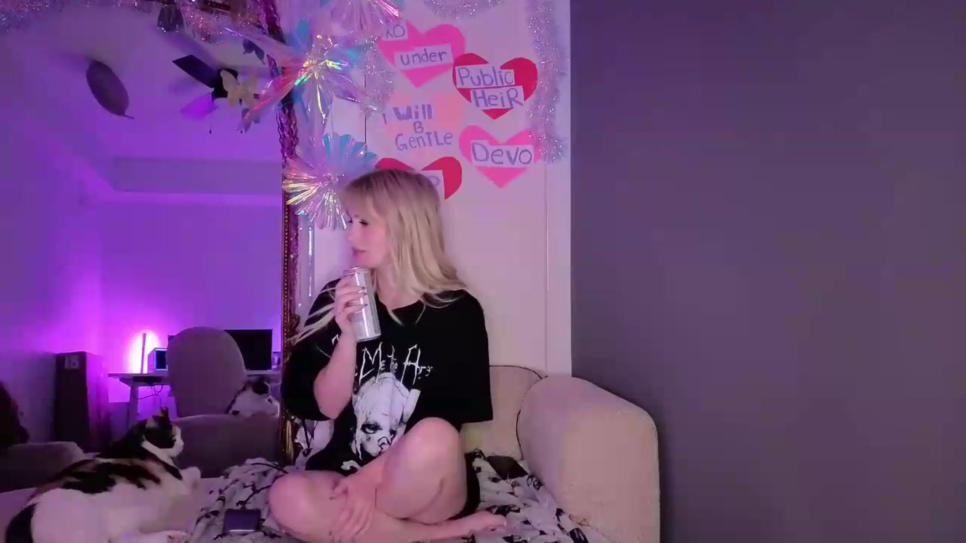 Gallery image thumbnail from Lunafayexo's myfreecams stream on, 06/24/2026, 03:11 image 20 of 20