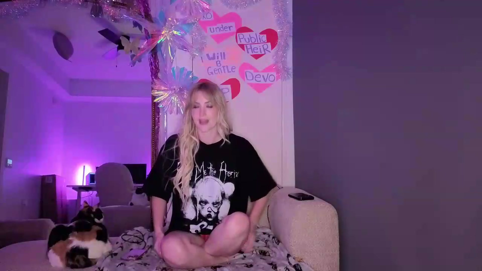 Gallery image thumbnail from Lunafayexo's myfreecams stream on, 06/24/2026, 03:11 image 9 of 20