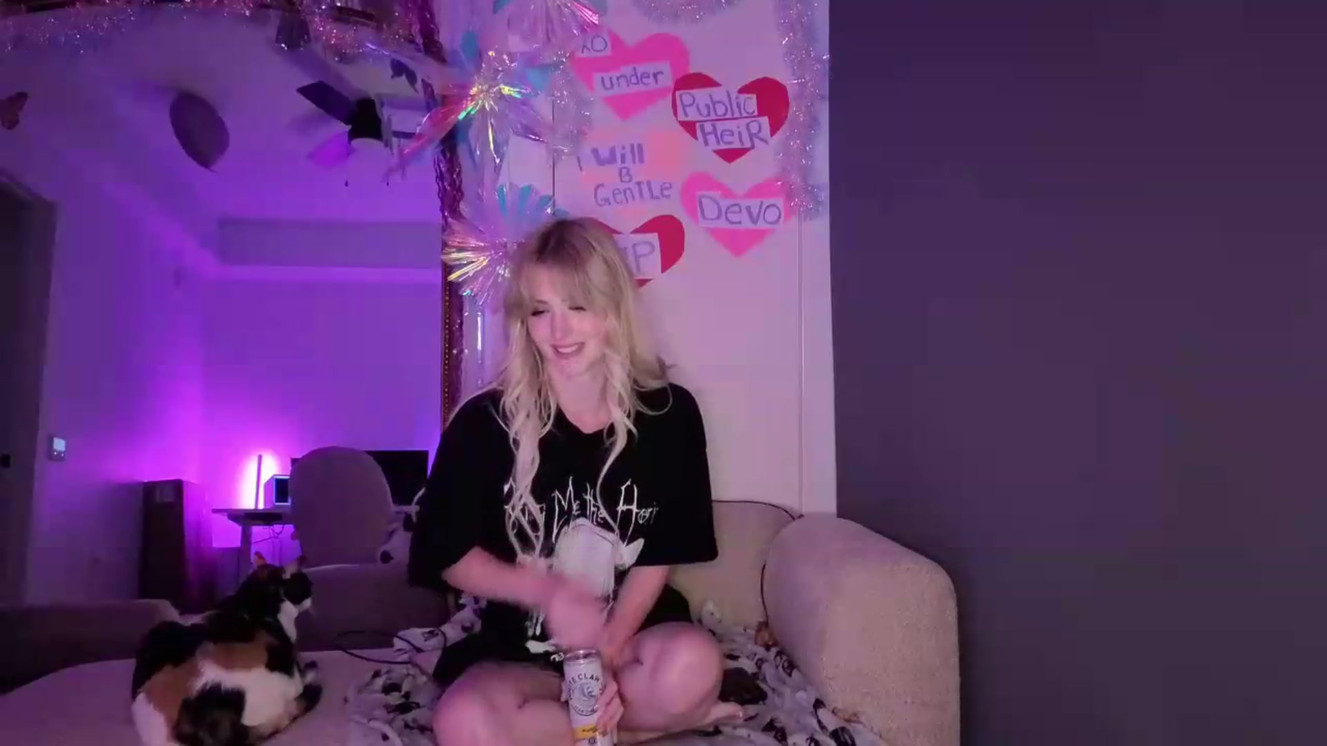 Gallery image thumbnail from Lunafayexo's myfreecams stream on, 06/24/2026, 03:11 image 2 of 20