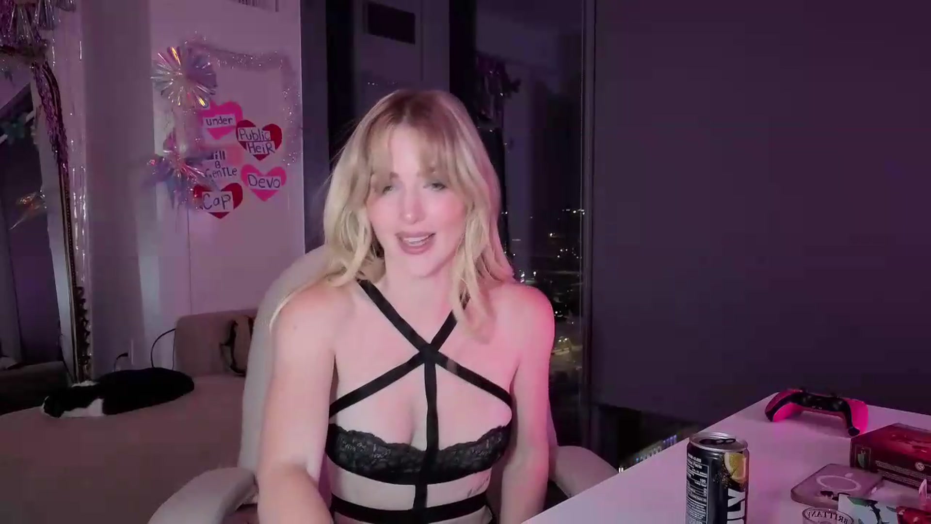 Gallery image thumbnail from Lunafayexo's myfreecams stream on, 07/01/2026, 05:06 image 4 of 20