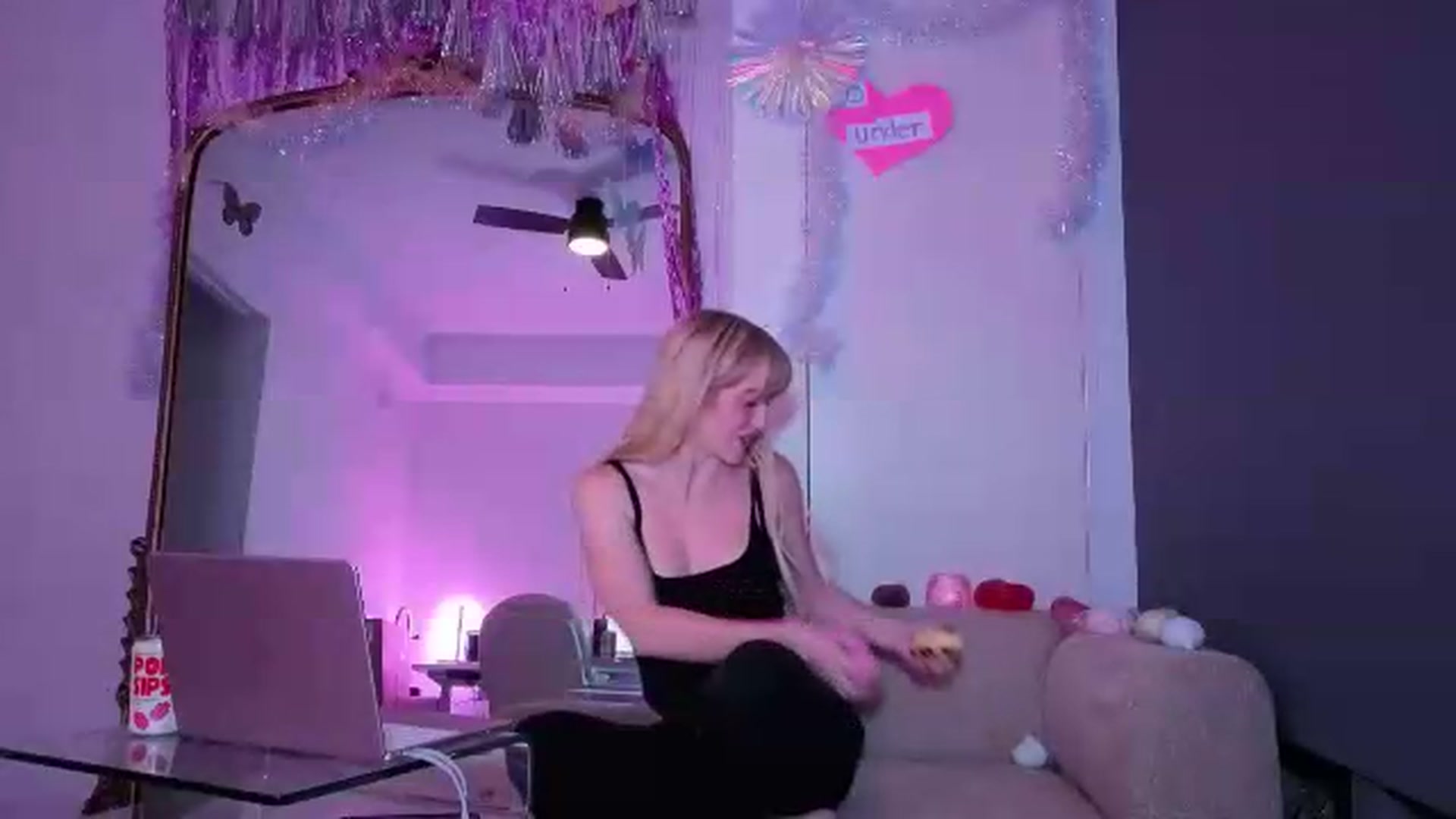 Gallery image thumbnail from Lunafayexo's myfreecams stream on, 07/28/2026, 04:14 image 10 of 20