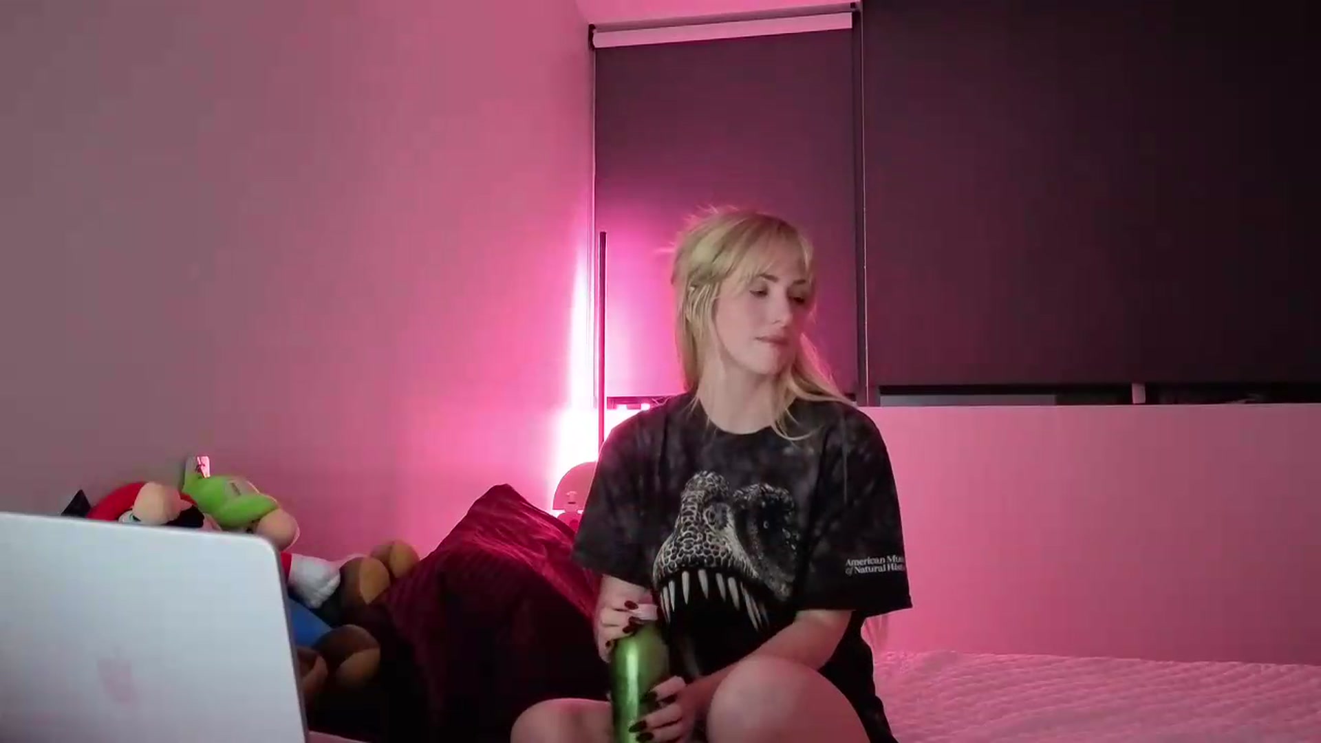 Gallery image thumbnail from Lunafayexo's myfreecams stream on, 08/11/2026, 04:51 image 17 of 20