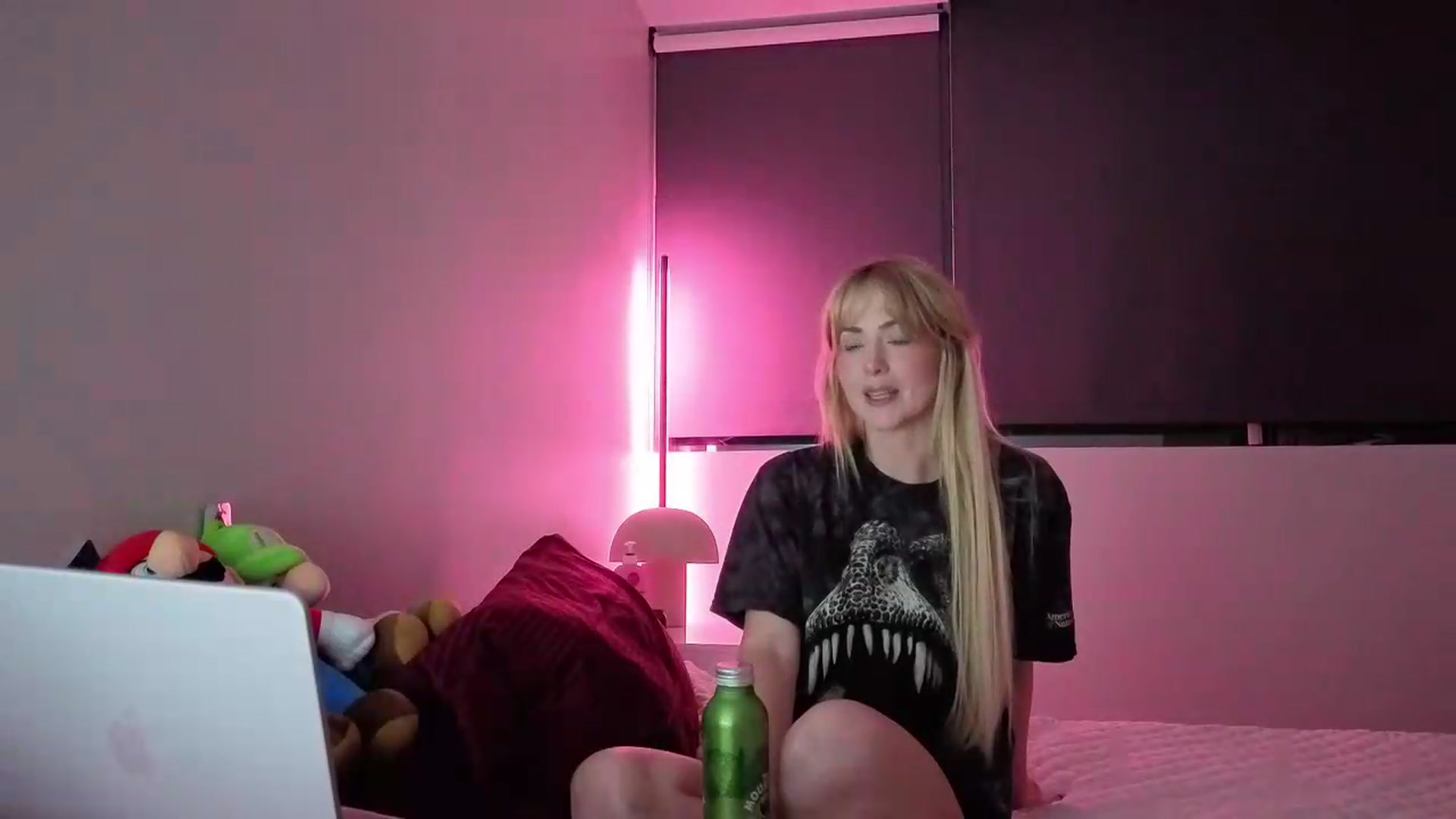 Gallery image thumbnail from Lunafayexo's myfreecams stream on, 08/11/2026, 04:51 image 16 of 20