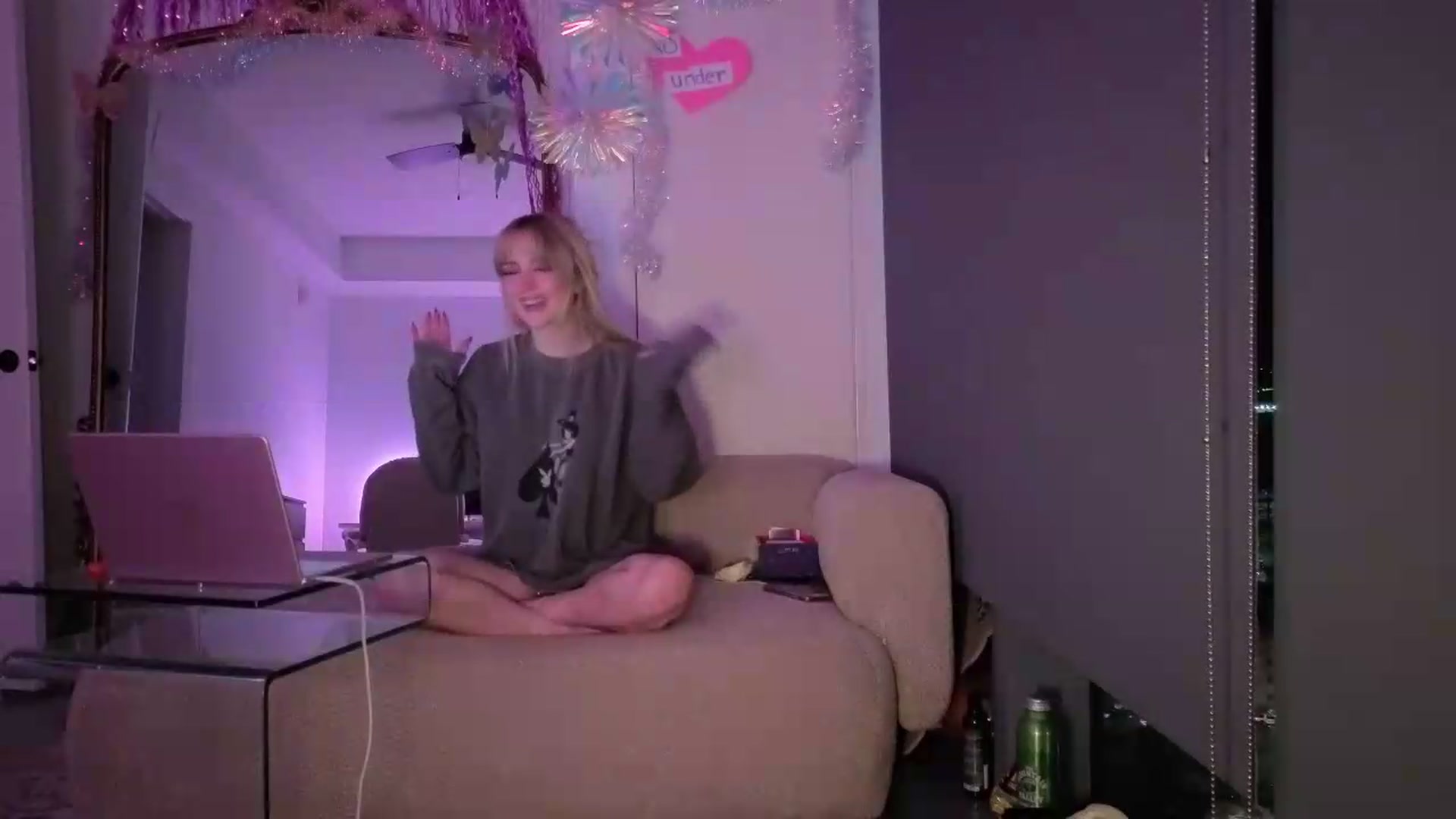 Gallery image thumbnail from Lunafayexo's myfreecams stream on, 08/15/2026, 04:58 image 10 of 20