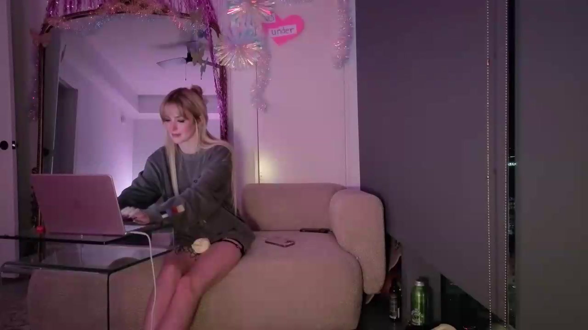 Gallery image thumbnail from Lunafayexo's myfreecams stream on, 08/15/2026, 04:58 image 3 of 20