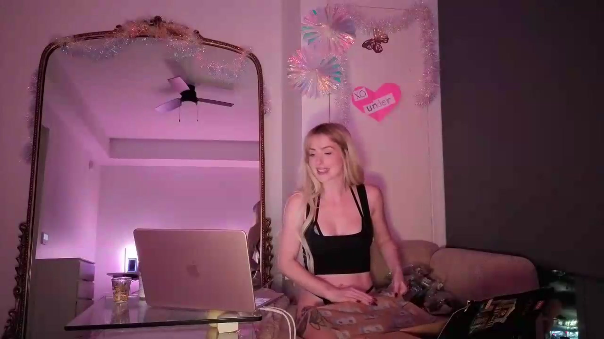 Gallery image thumbnail from Lunafayexo's myfreecams stream on, 08/20/2026, 04:06 image 14 of 20