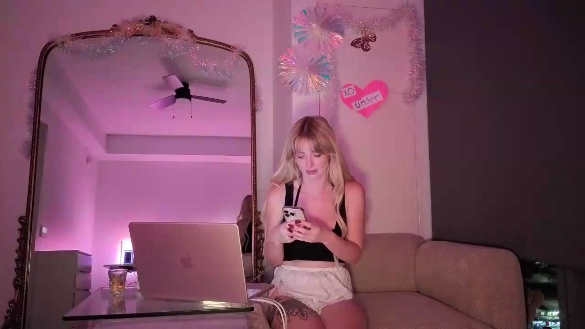 Gallery image thumbnail from Lunafayexo's myfreecams stream on, 08/20/2026, 04:06 image 5 of 20
