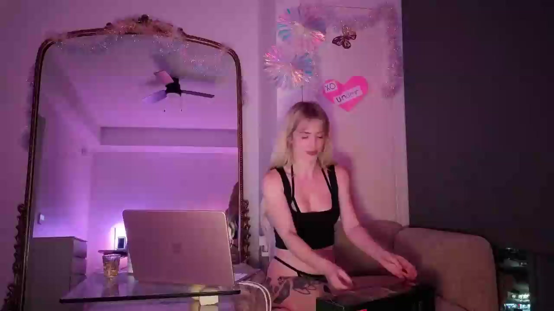 Gallery image thumbnail from Lunafayexo's myfreecams stream on, 08/20/2026, 04:06 image 13 of 20