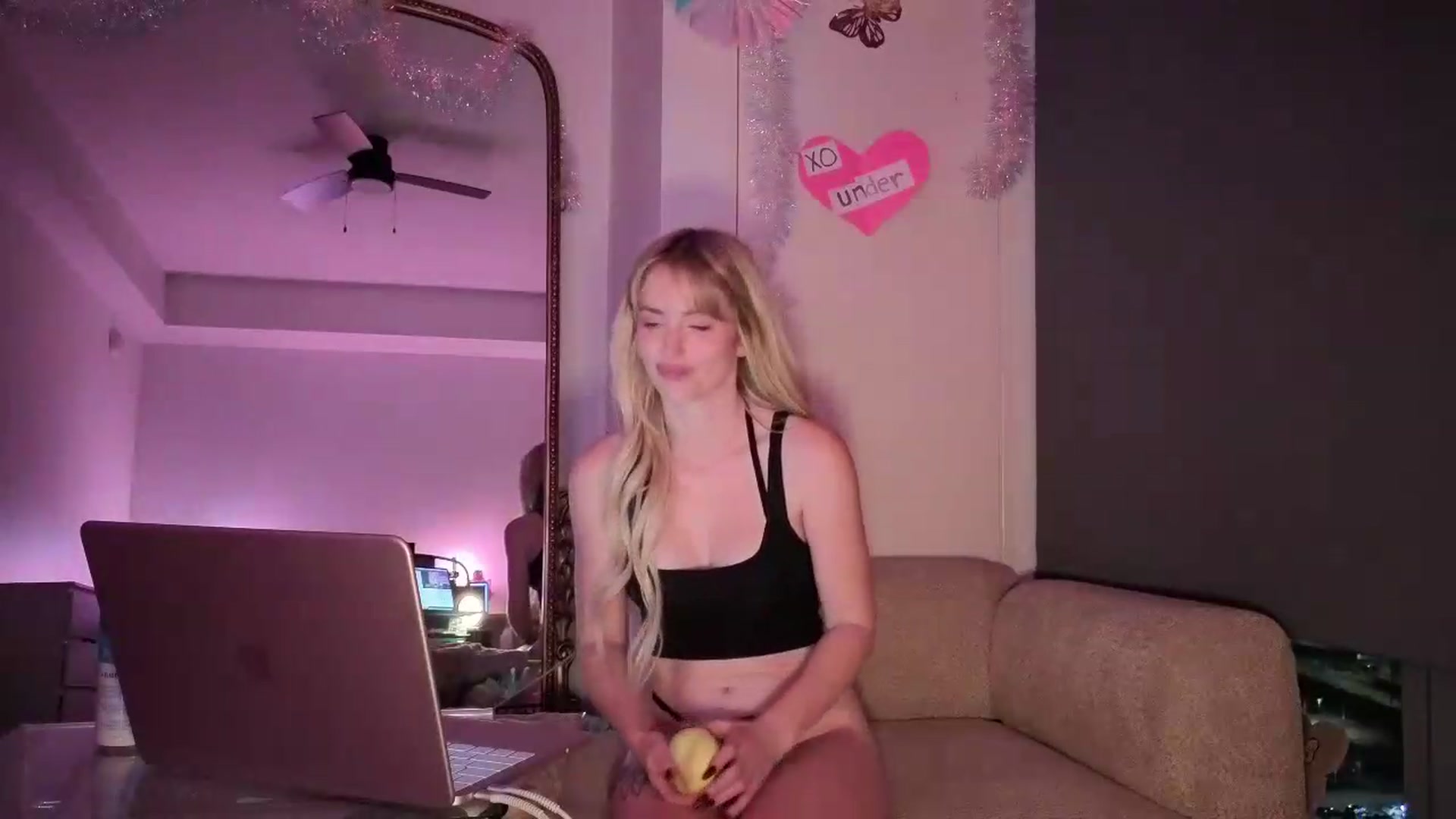 Gallery image thumbnail from Lunafayexo's myfreecams stream on, 08/20/2026, 06:10 image 13 of 20