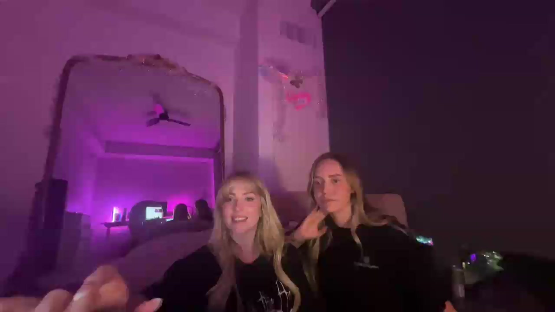 Gallery image thumbnail from Lunafayexo's myfreecams stream on, 08/22/2026, 05:46 image 3 of 20