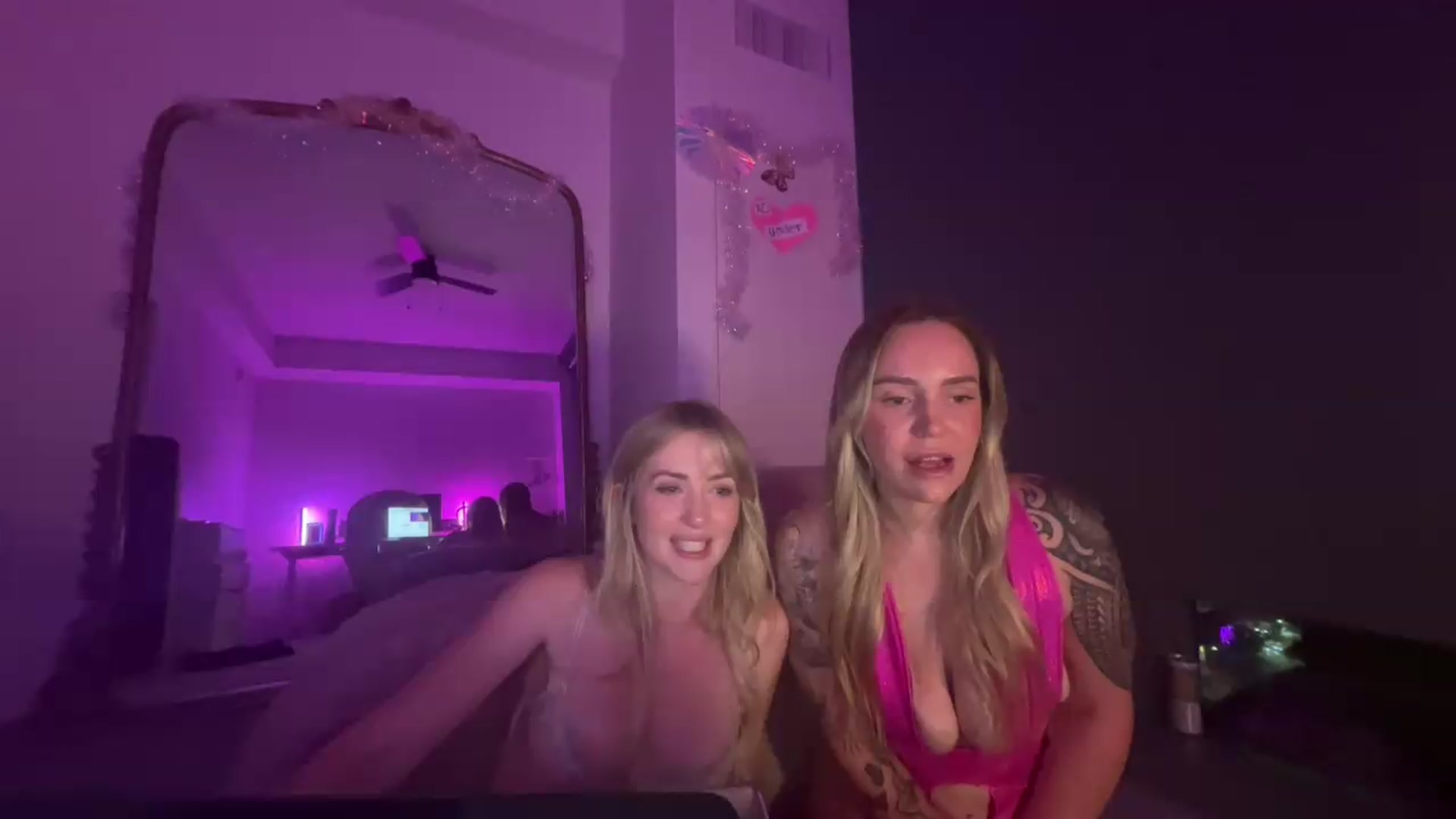 Gallery image thumbnail from Lunafayexo's myfreecams stream on, 08/22/2026, 05:46 image 16 of 20