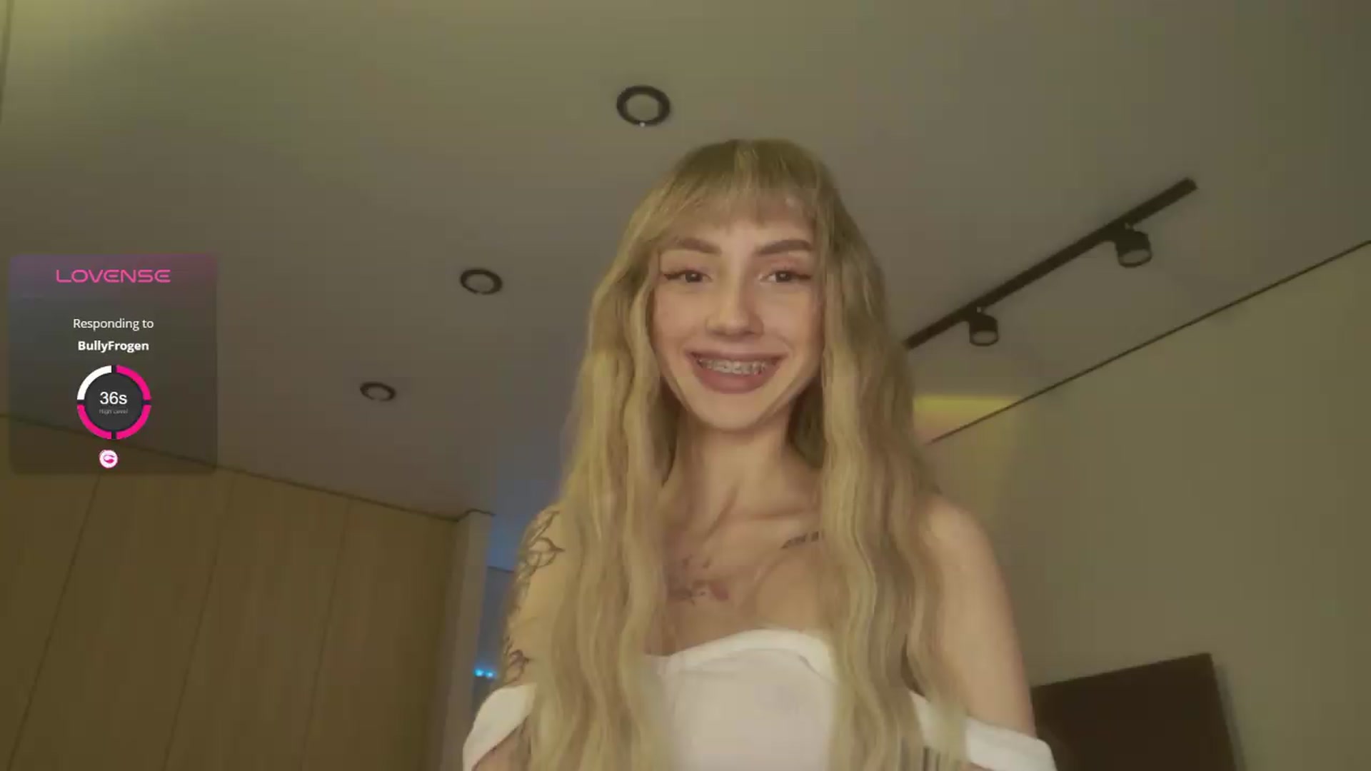 Gallery image thumbnail from Lunainnk's myfreecams stream on, 06/23/2026, 24:29 image 6 of 20