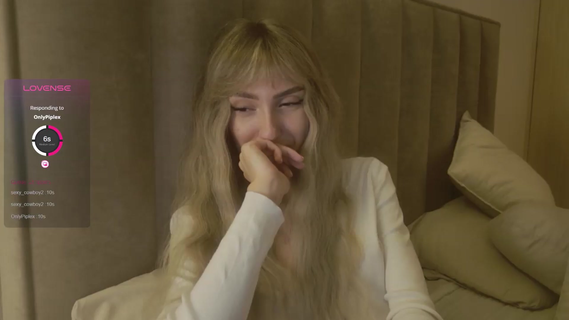 Gallery image thumbnail from Lunainnk's myfreecams stream on, 06/24/2026, 24:07 image 18 of 20