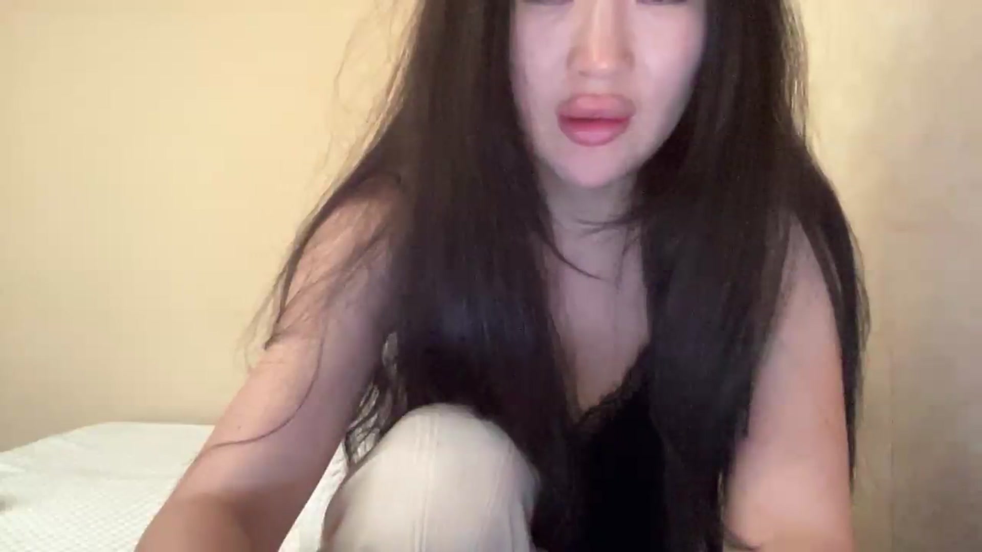 Gallery image thumbnail from Lunalapin's myfreecams stream on, 07/09/2026, 10:23 image 15 of 20