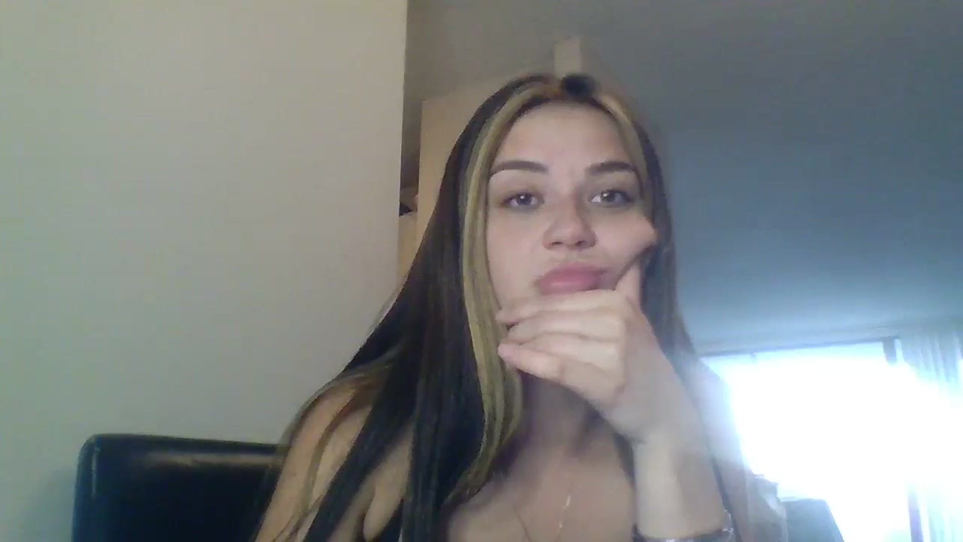 Gallery image thumbnail from Lunalux's myfreecams stream on, 07/16/2025, 03:24 image 9 of 20