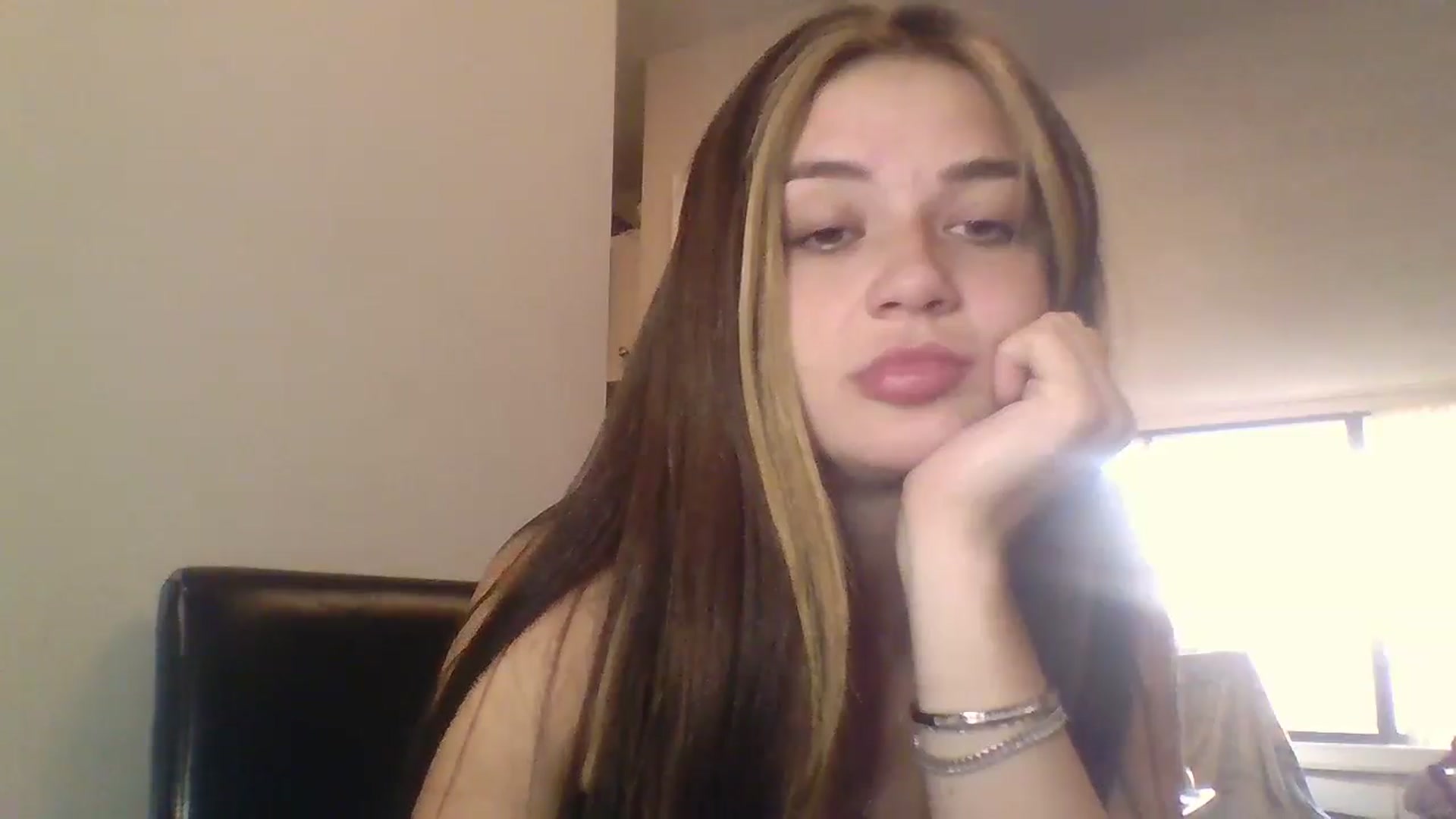 Gallery image thumbnail from Lunalux's myfreecams stream on, 07/16/2025, 03:24 image 12 of 20