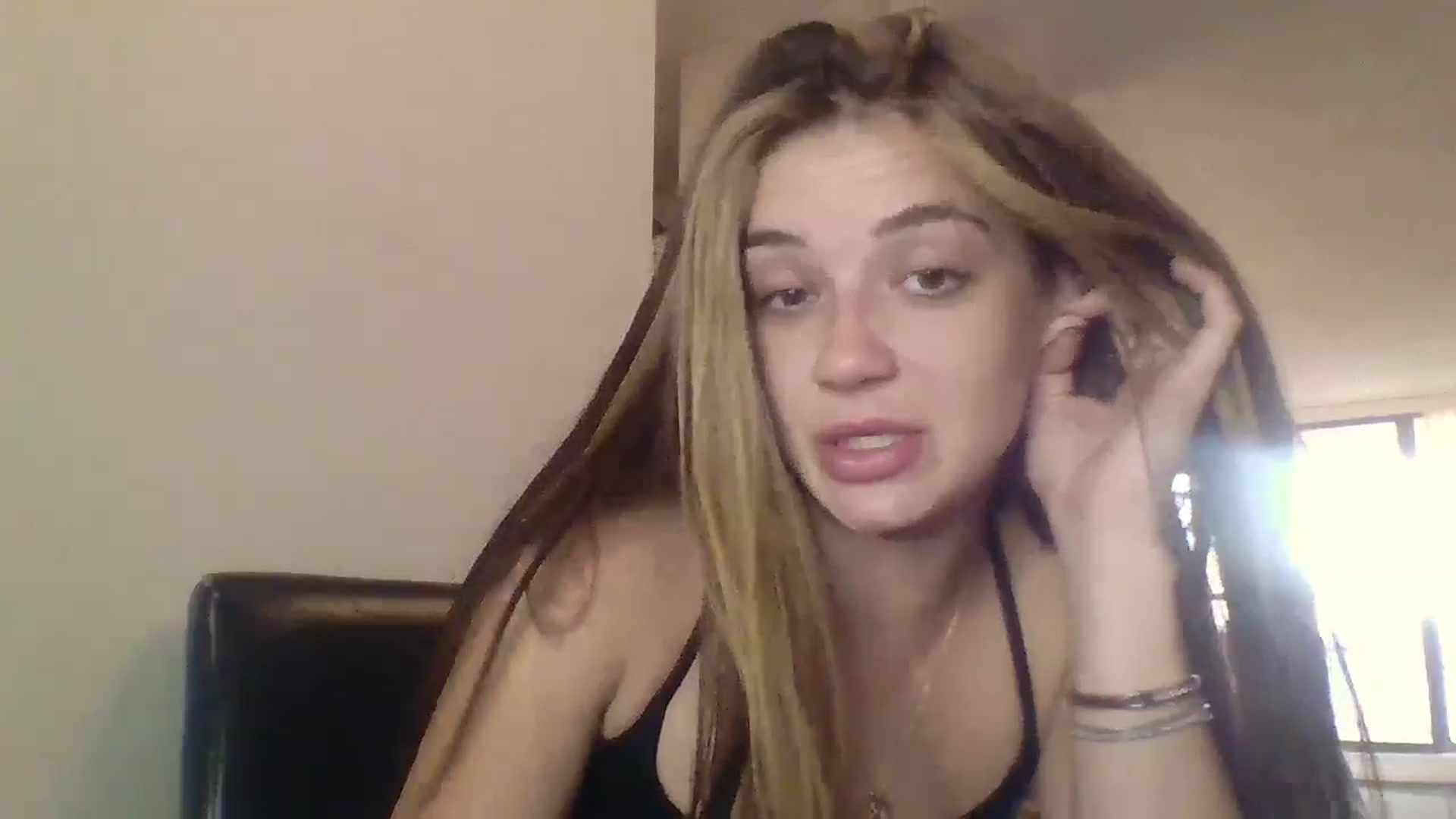 Gallery image thumbnail from Lunalux's myfreecams stream on, 07/16/2025, 03:24 image 17 of 20