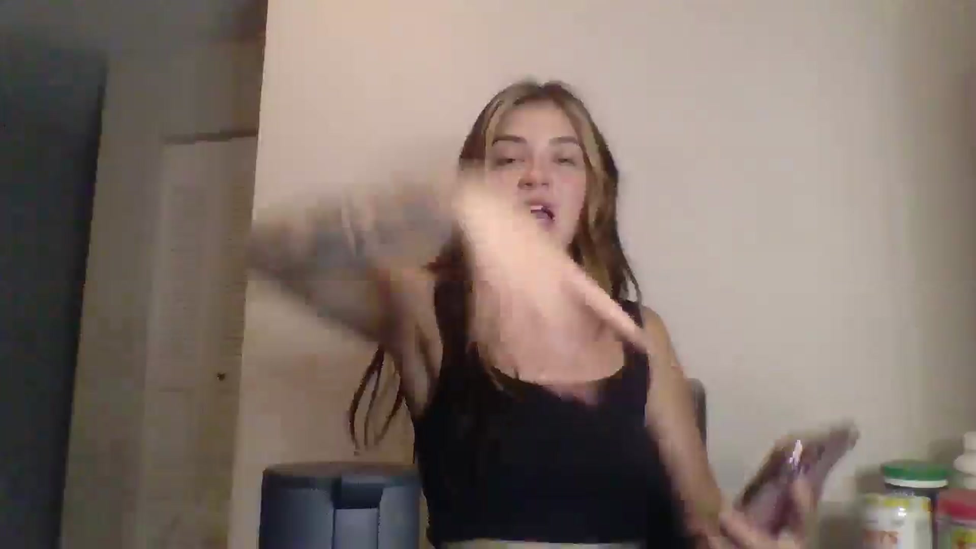 Gallery image thumbnail from Lunalux's myfreecams stream on, 07/26/2025, 08:34 image 12 of 20