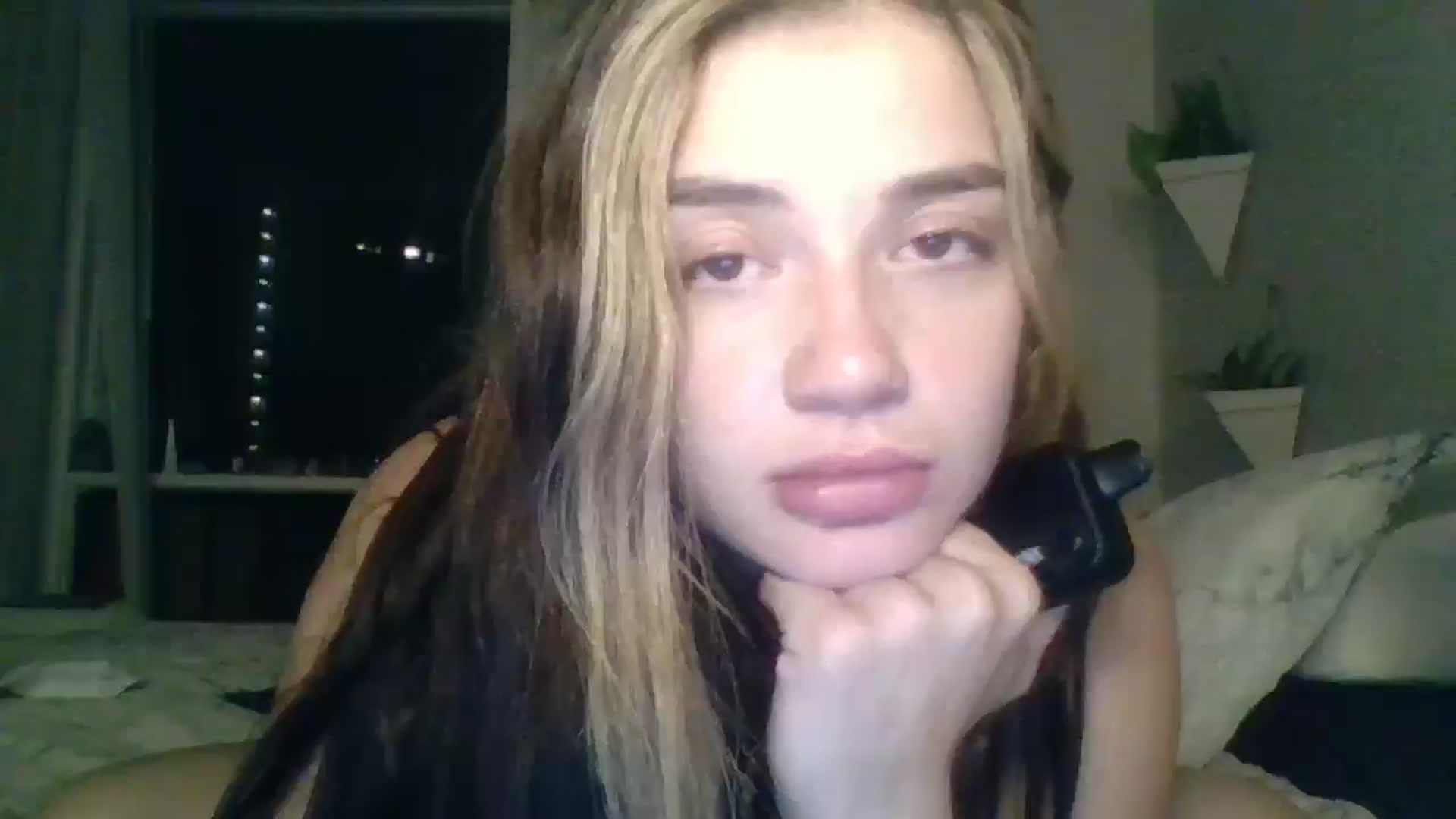 Gallery image thumbnail from Lunalux's myfreecams stream on, 07/27/2025, 07:21 image 4 of 20