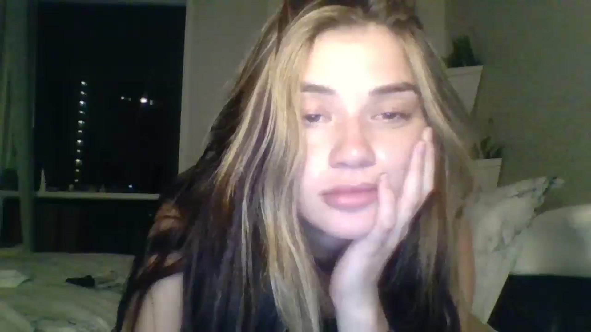 Gallery image thumbnail from Lunalux's myfreecams stream on, 07/27/2025, 07:21 image 12 of 20
