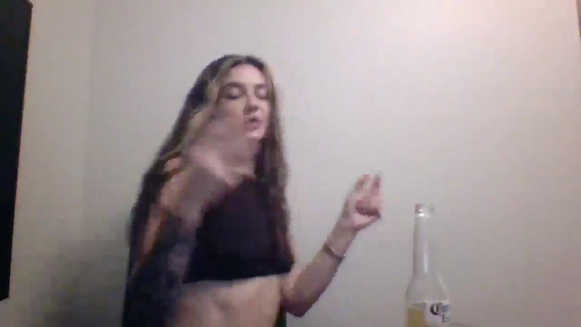 Gallery image thumbnail from Lunalux's myfreecams stream on, 08/04/2025, 07:43 image 19 of 20