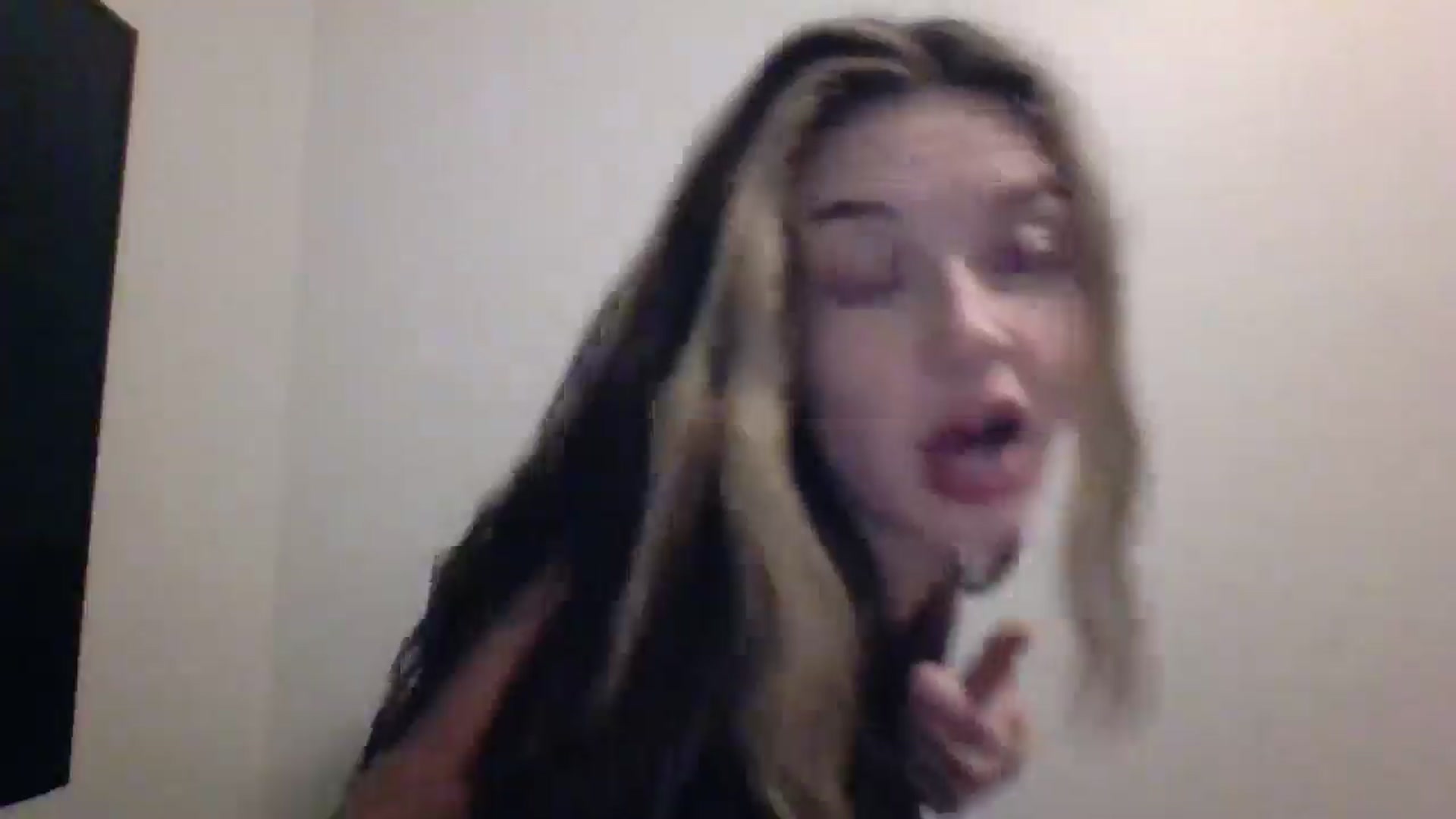 Gallery image thumbnail from Lunalux's myfreecams stream on, 08/04/2025, 07:43 image 12 of 20
