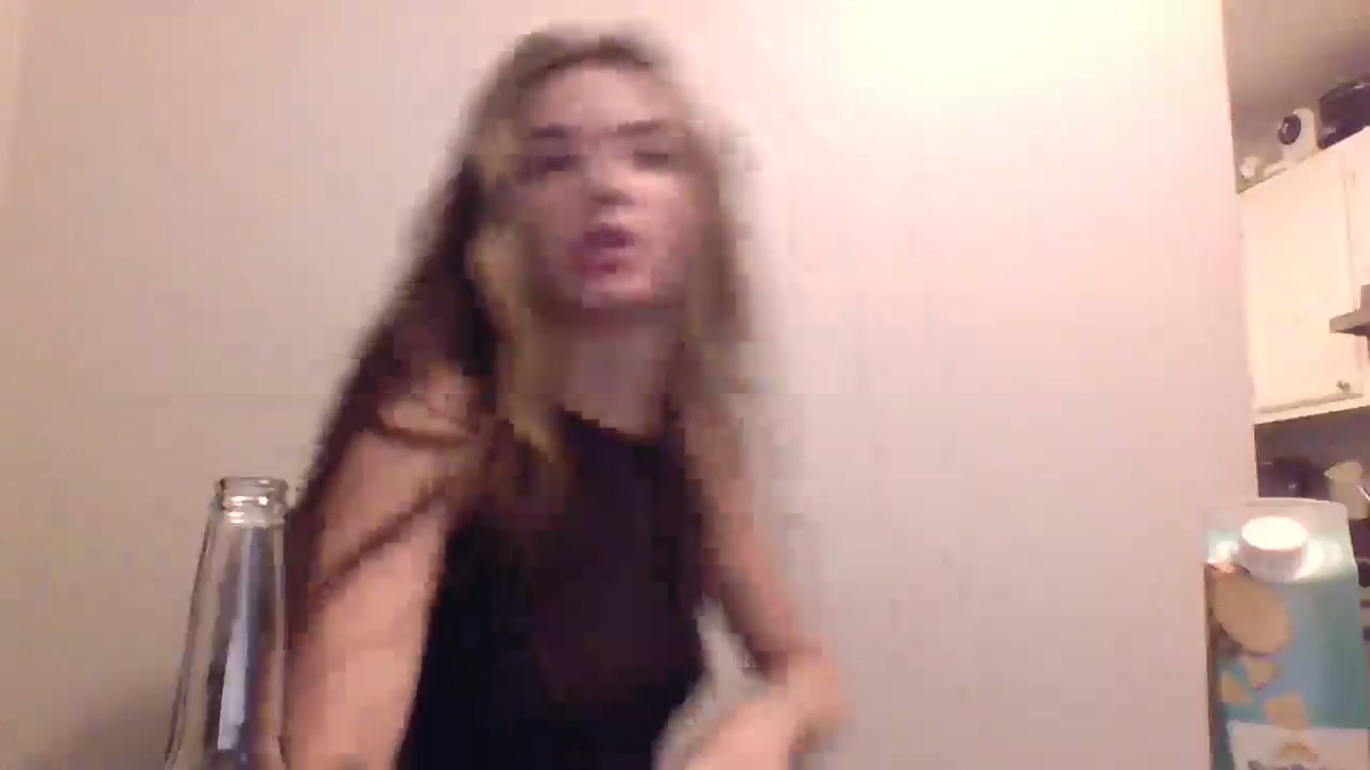 Gallery image thumbnail from Lunalux's myfreecams stream on, 08/04/2025, 07:43 image 6 of 20