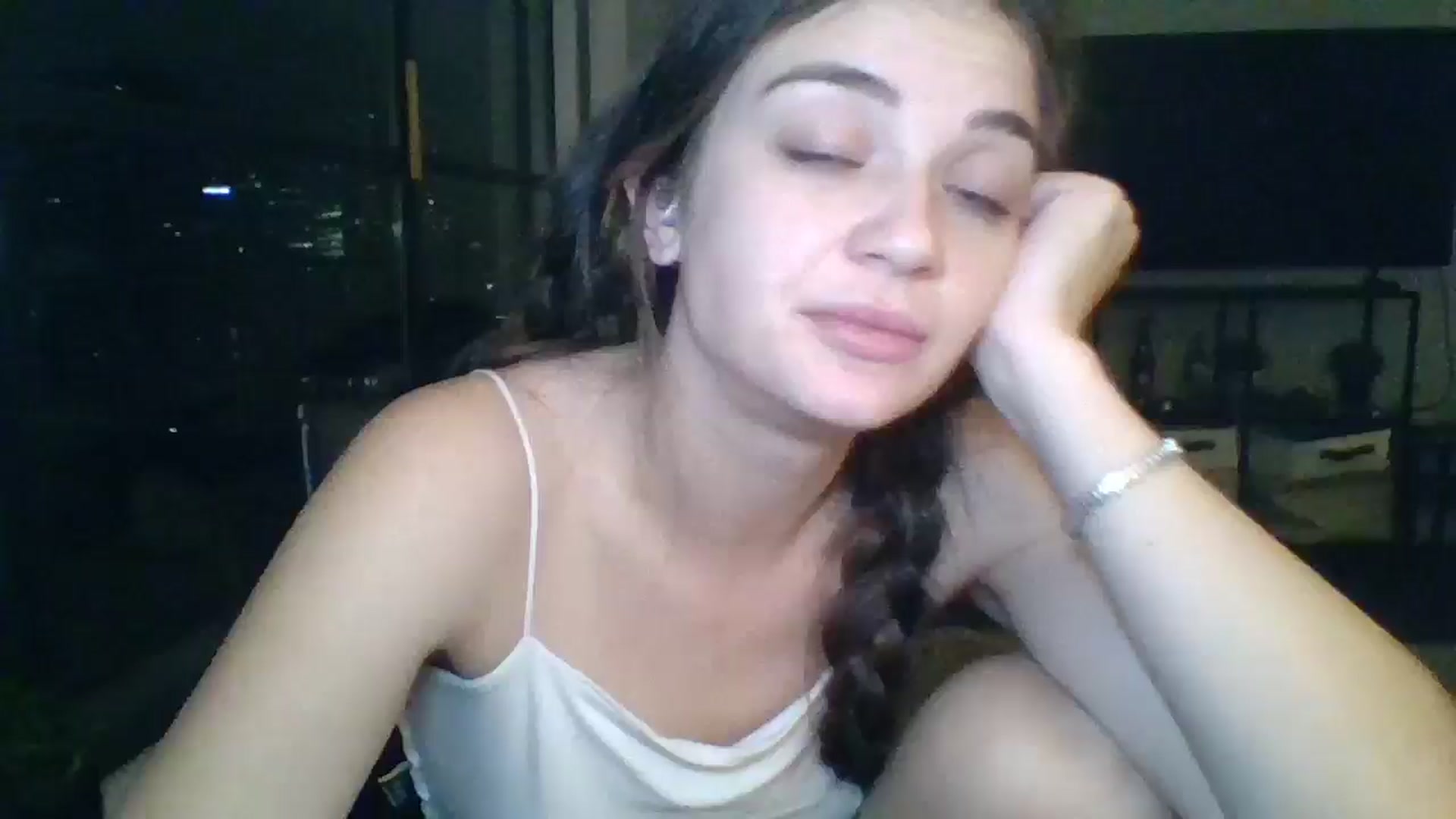 Gallery image thumbnail from Lunalux's myfreecams stream on, 10/23/2025, 07:57 image 17 of 20