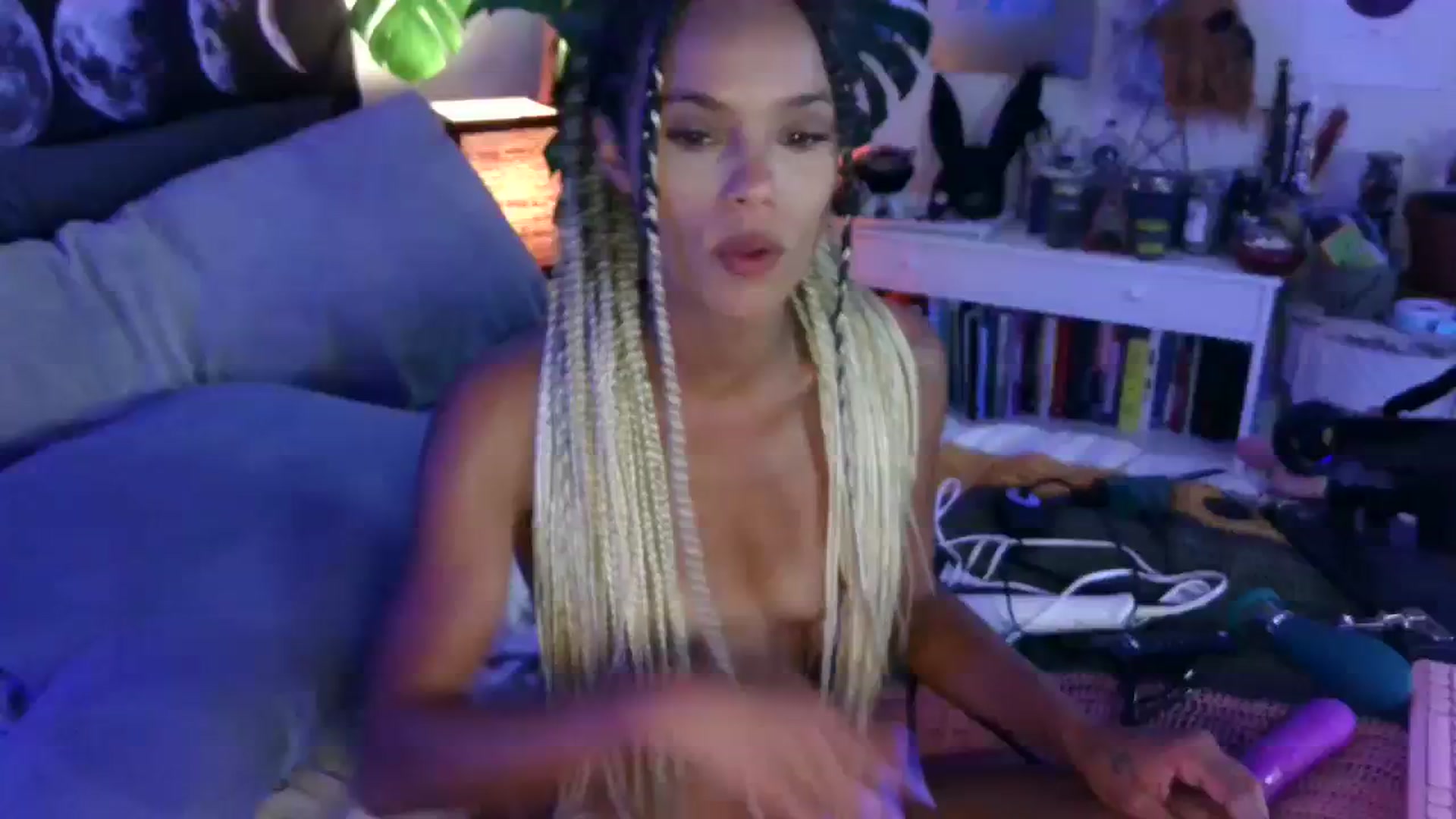 Gallery image thumbnail from LunarLexBday's myfreecams stream on, 09/02/2023, 12:17 image 1 of 20