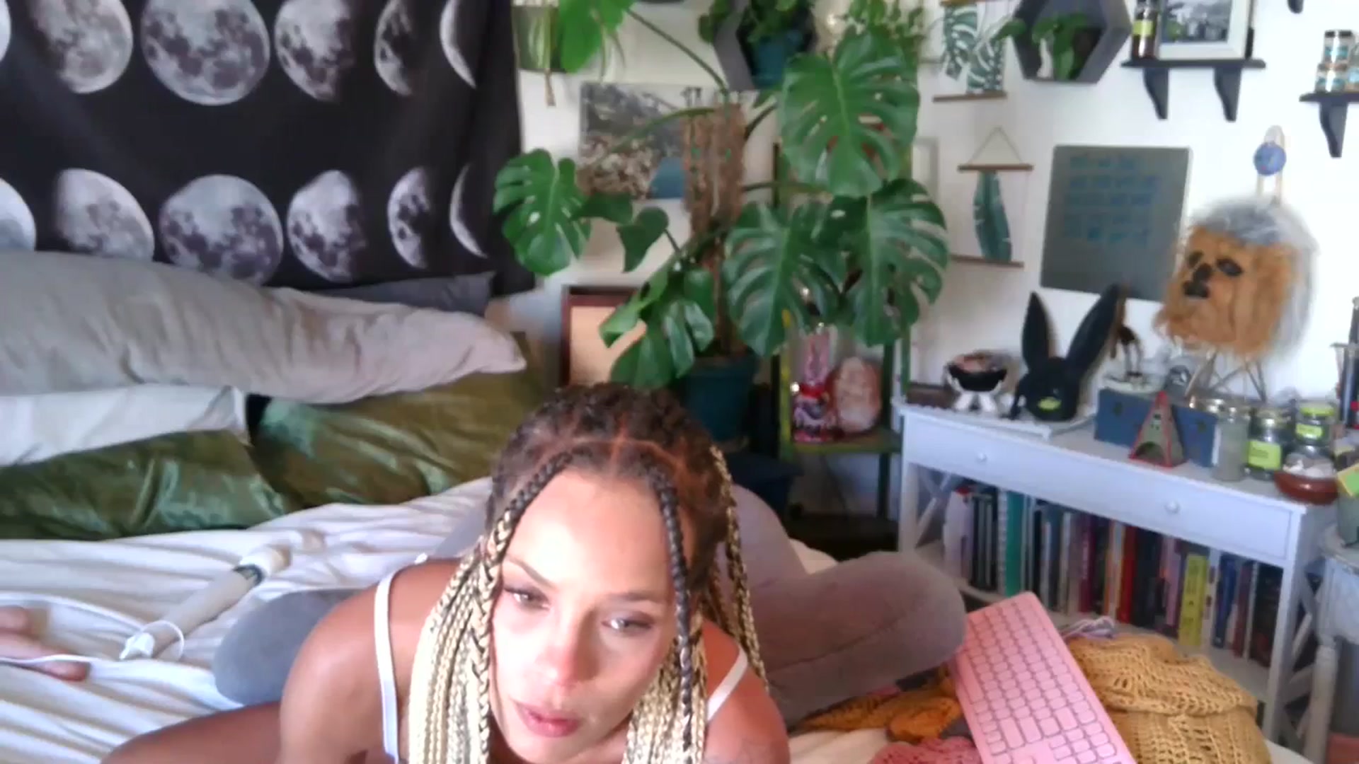 Gallery image thumbnail from LunarLexBday's myfreecams stream on, 09/08/2023, 17:06 image 4 of 20