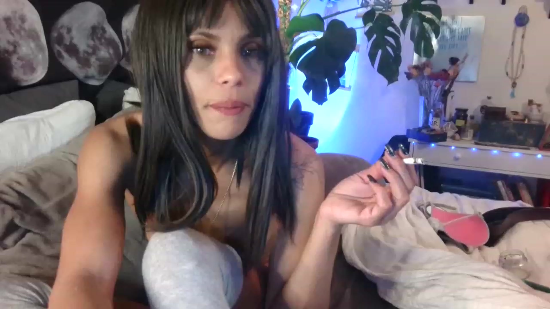 Gallery image thumbnail from LunarLexxx's myfreecams stream on, 03/19/2023, 11:24 image 16 of 20