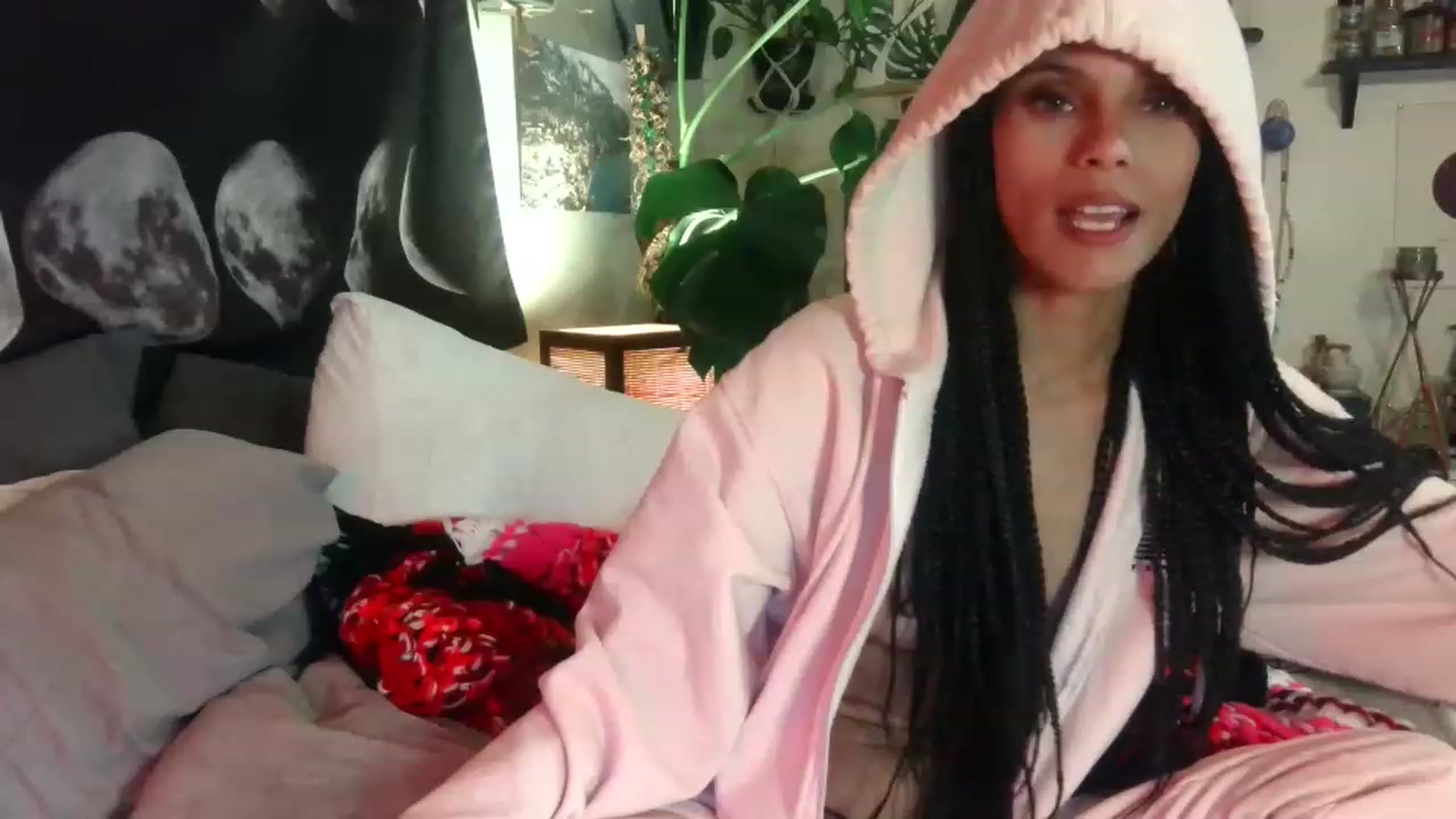 Gallery image thumbnail from LunarLexxx's myfreecams stream on, 04/01/2023, 14:32 image 6 of 20