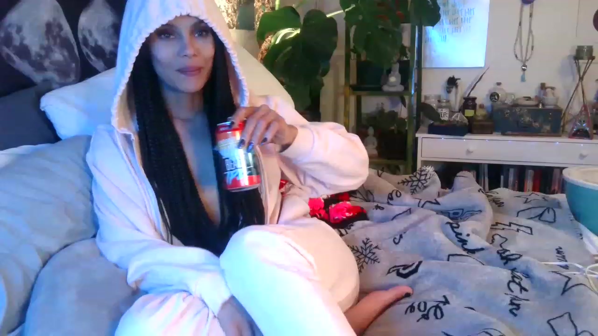 Gallery image thumbnail from LunarLexxx's myfreecams stream on, 04/01/2023, 14:32 image 4 of 20