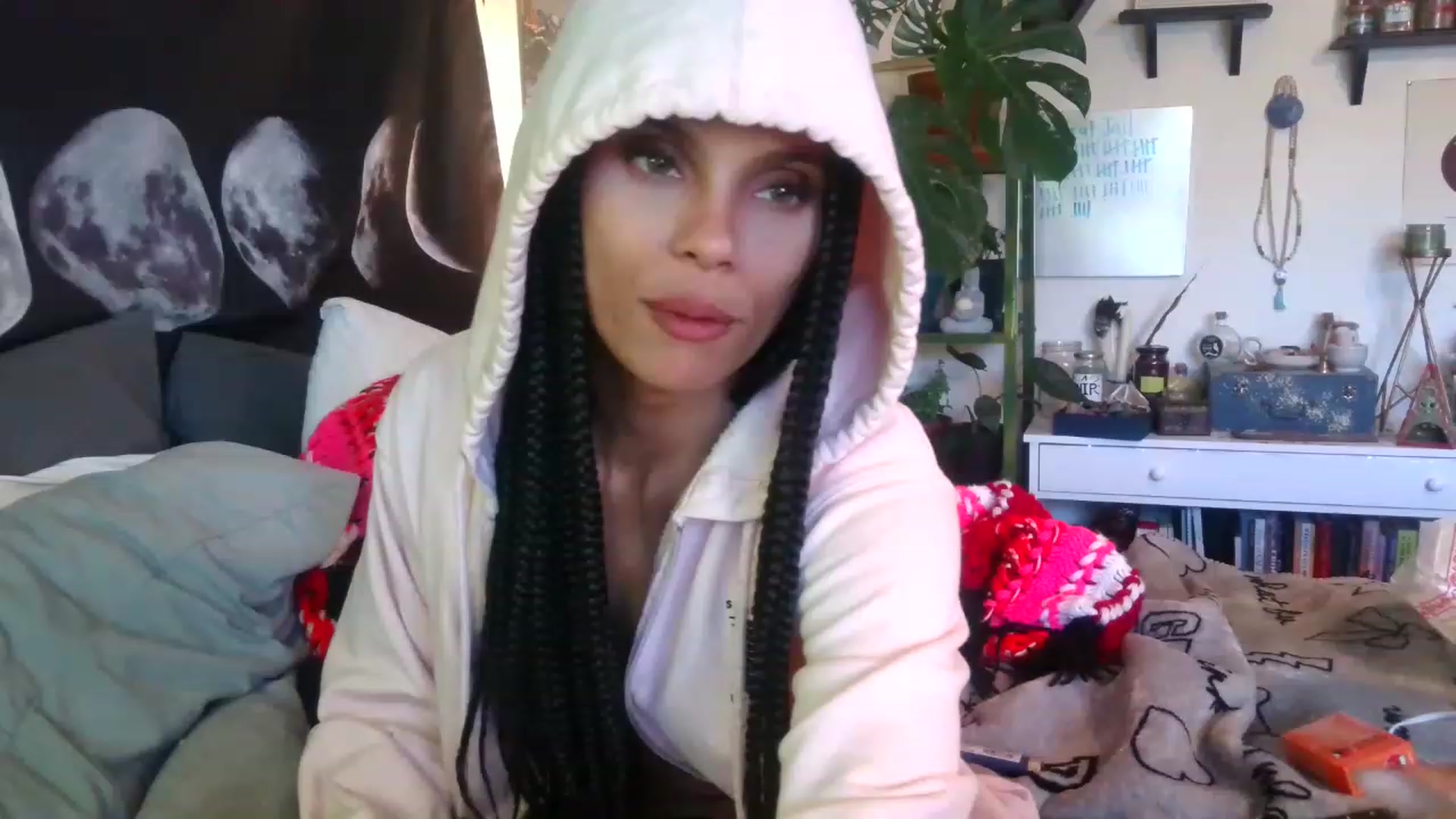 Gallery image thumbnail from LunarLexxx's myfreecams stream on, 04/01/2023, 14:32 image 16 of 20