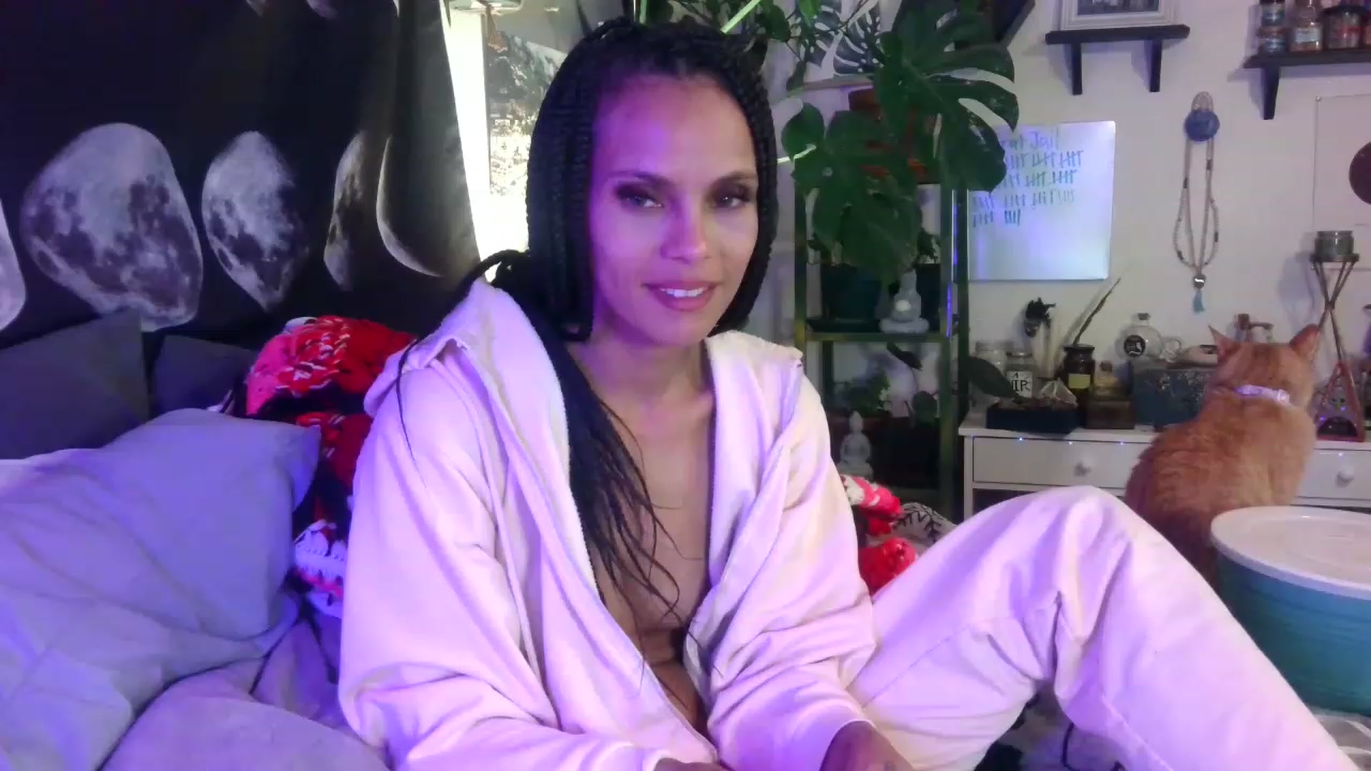 Gallery image thumbnail from LunarLexxx's myfreecams stream on, 04/01/2023, 14:32 image 10 of 20