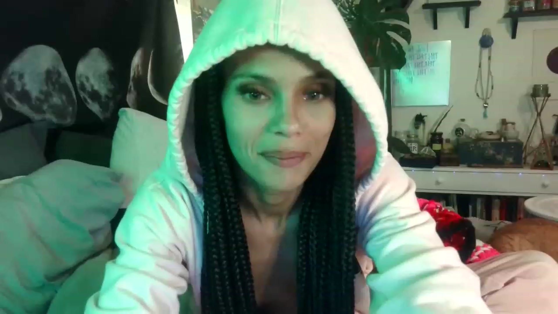 Gallery image thumbnail from LunarLexxx's myfreecams stream on, 04/01/2023, 14:32 image 7 of 20