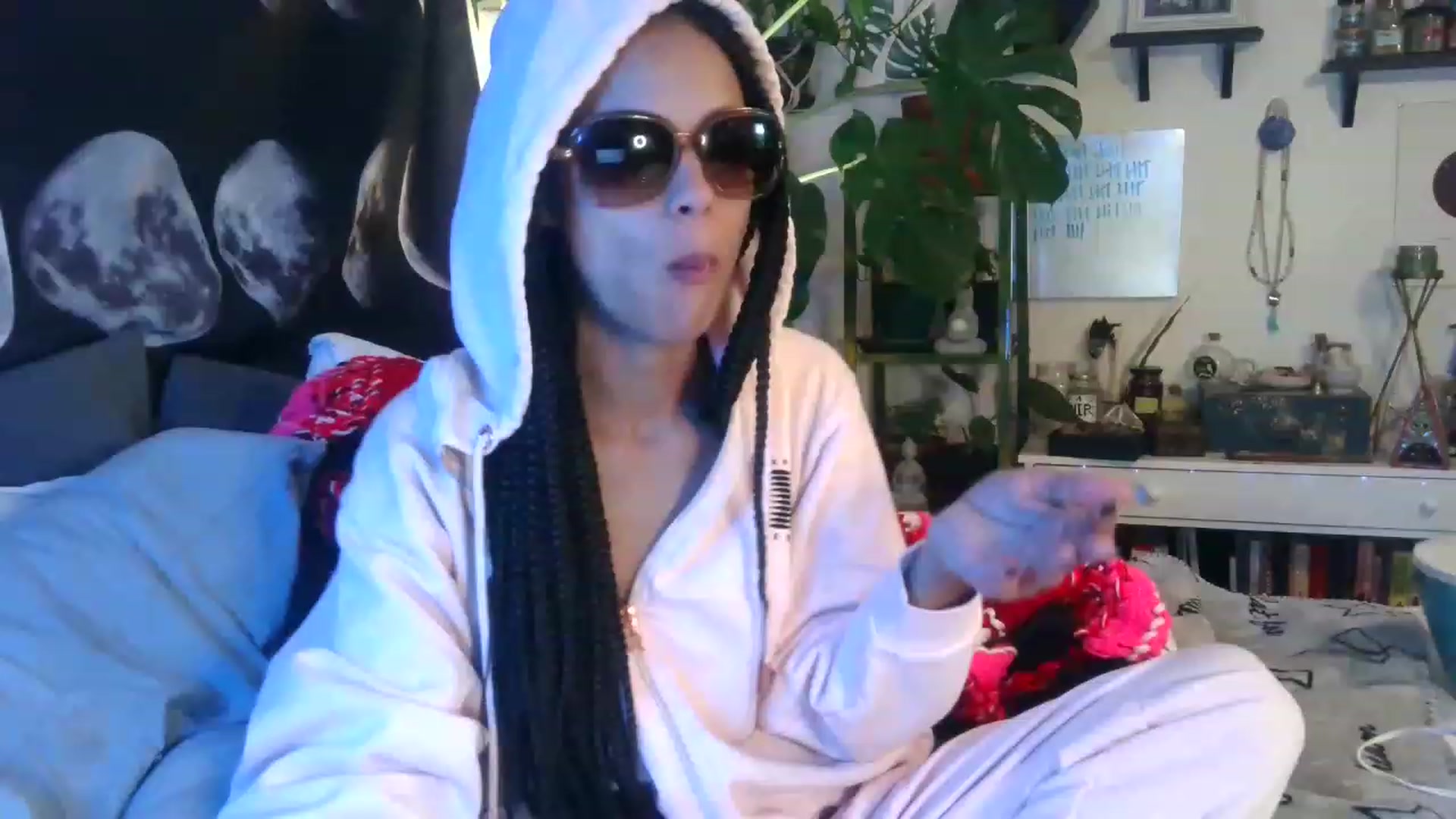 Gallery image thumbnail from LunarLexxx's myfreecams stream on, 04/01/2023, 14:32 image 11 of 20