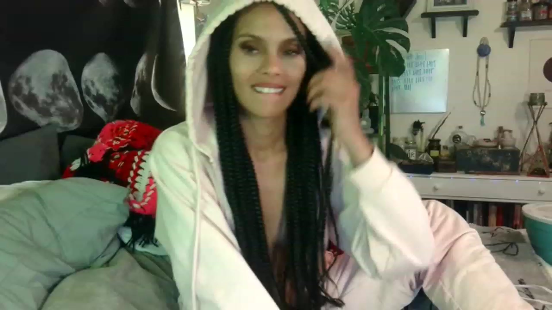 Gallery image thumbnail from LunarLexxx's myfreecams stream on, 04/01/2023, 14:32 image 9 of 20
