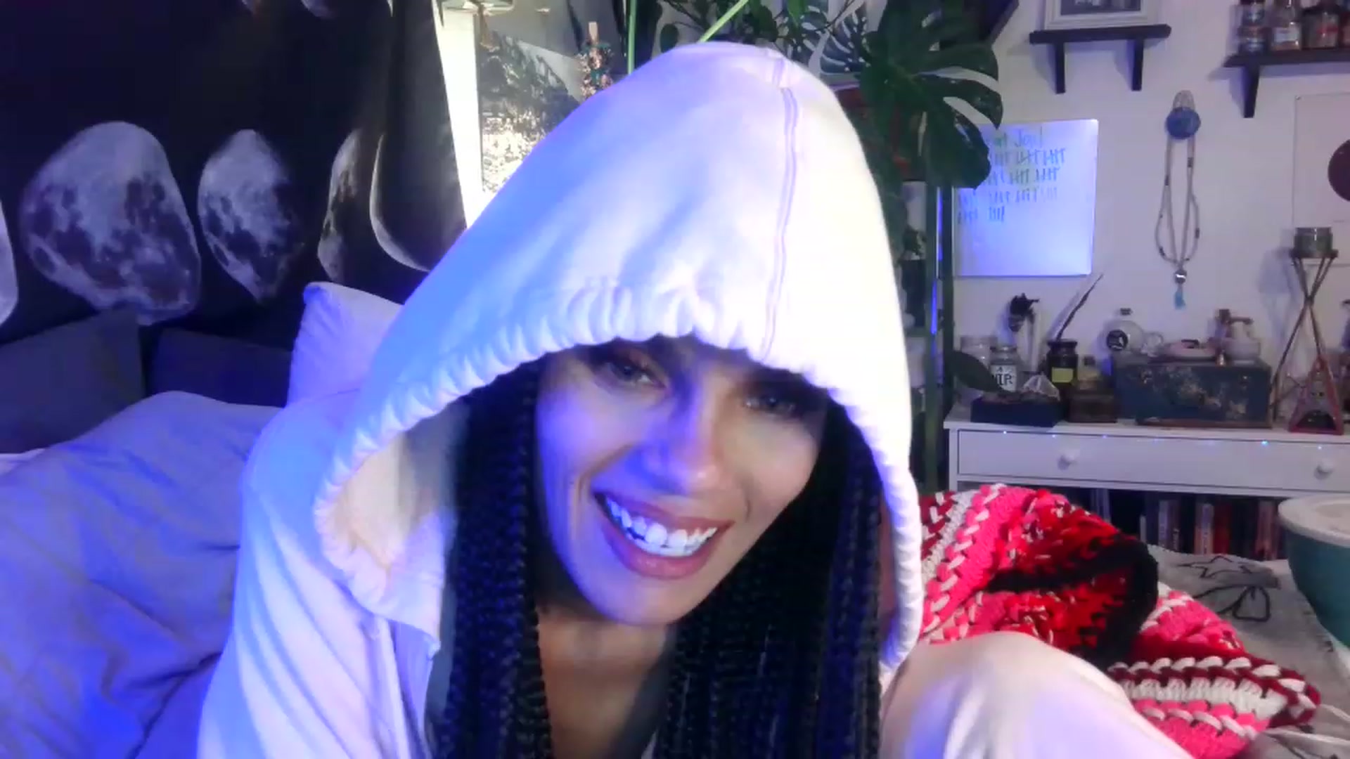 Gallery image thumbnail from LunarLexxx's myfreecams stream on, 04/01/2023, 14:32 image 8 of 20