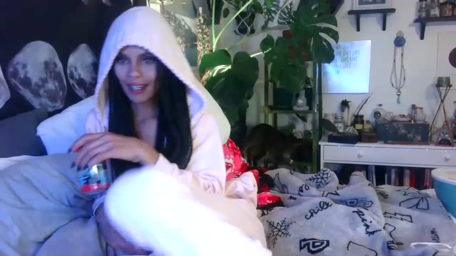 Gallery image thumbnail from LunarLexxx's myfreecams stream on, 04/01/2023, 14:32 image 5 of 20