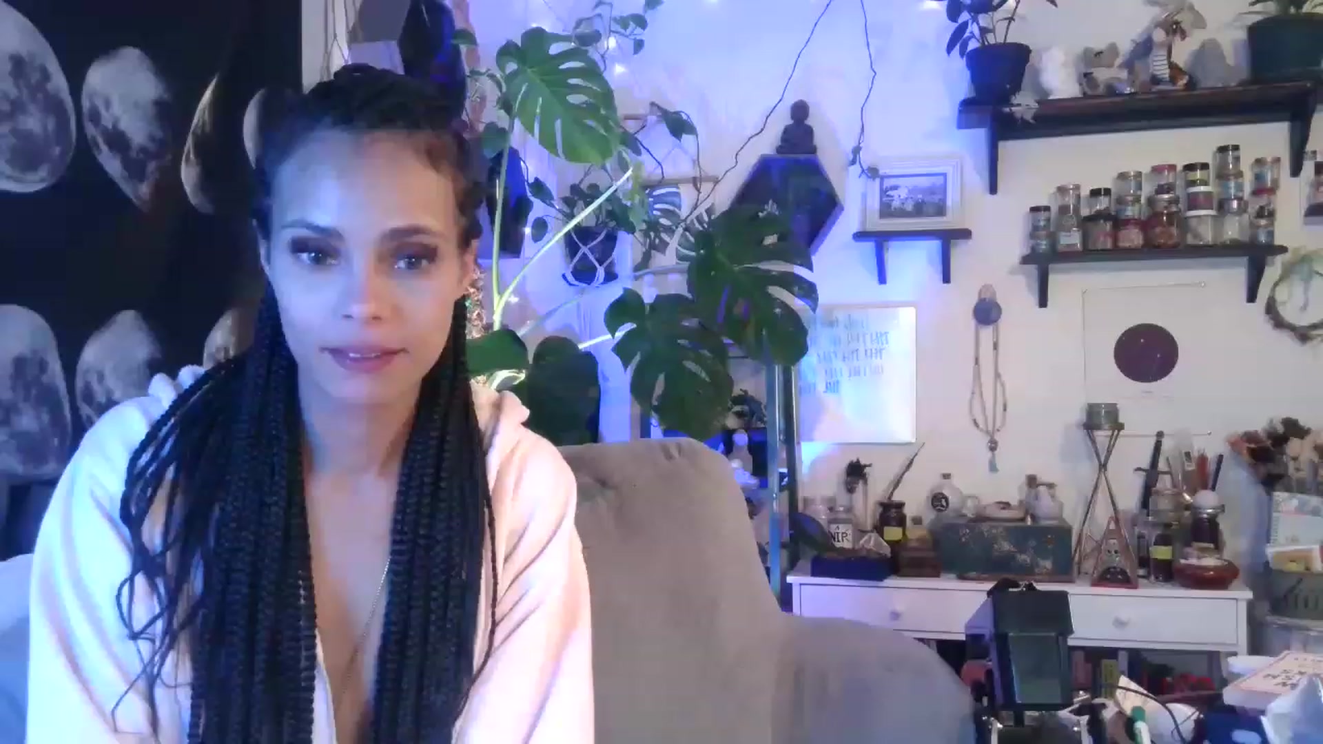 Gallery image thumbnail from LunarLexxx's myfreecams stream on, 04/02/2023, 11:31 image 15 of 20