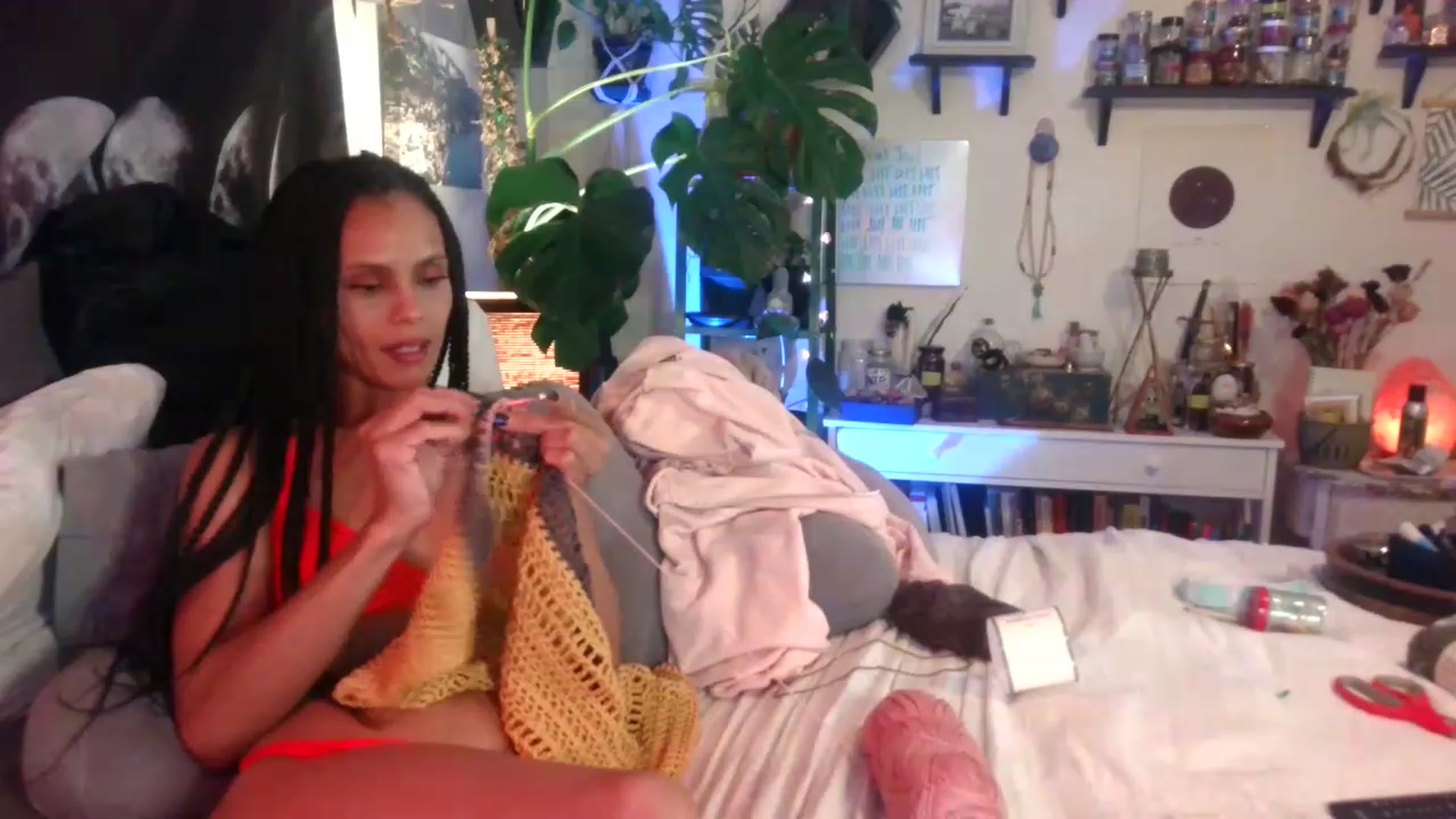 Gallery image thumbnail from LunarLexxx's myfreecams stream on, 04/08/2023, 11:00 image 18 of 20