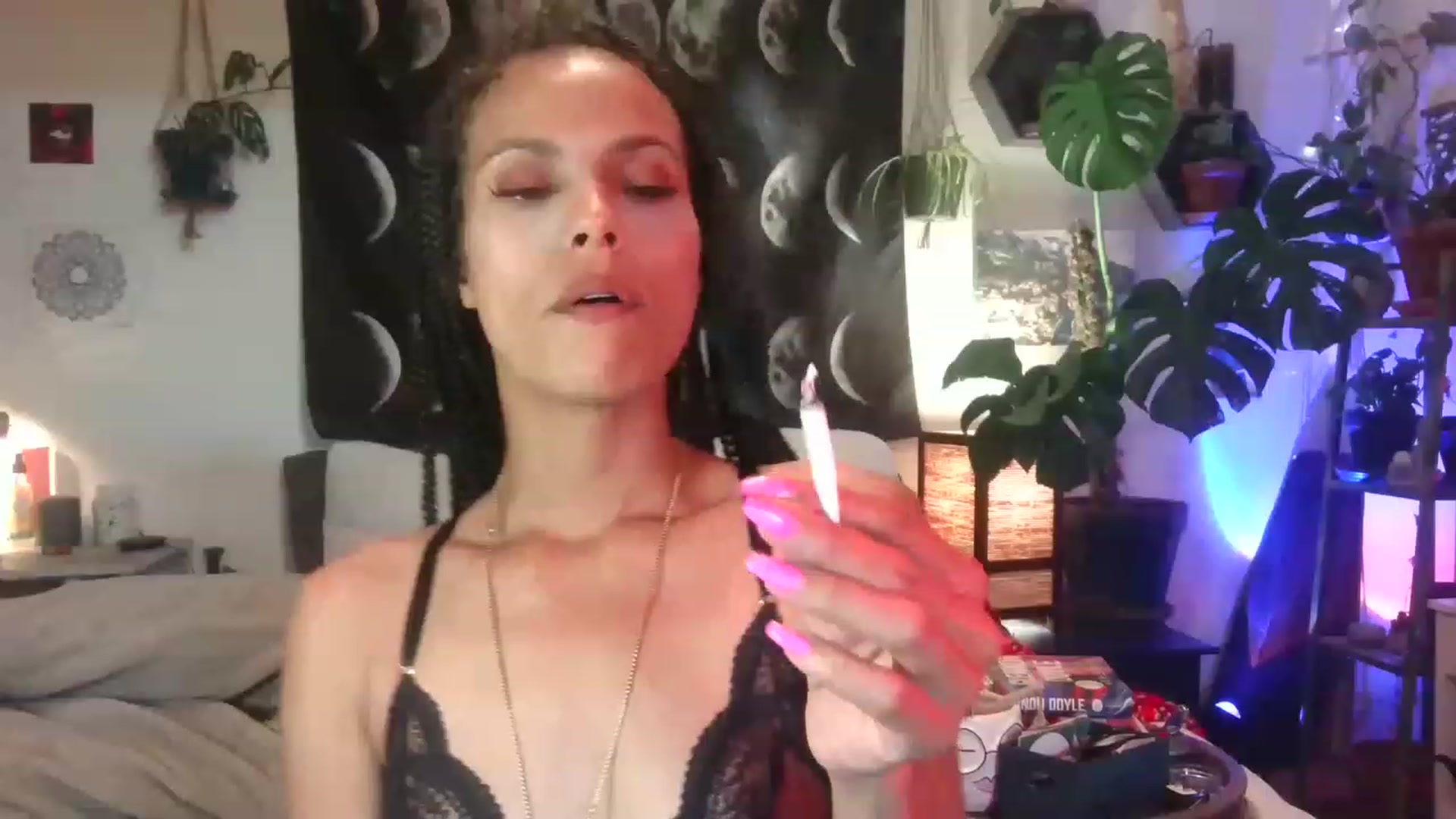 Gallery image thumbnail from LunarLexxx's myfreecams stream on, 04/24/2023, 08:10 image 14 of 20