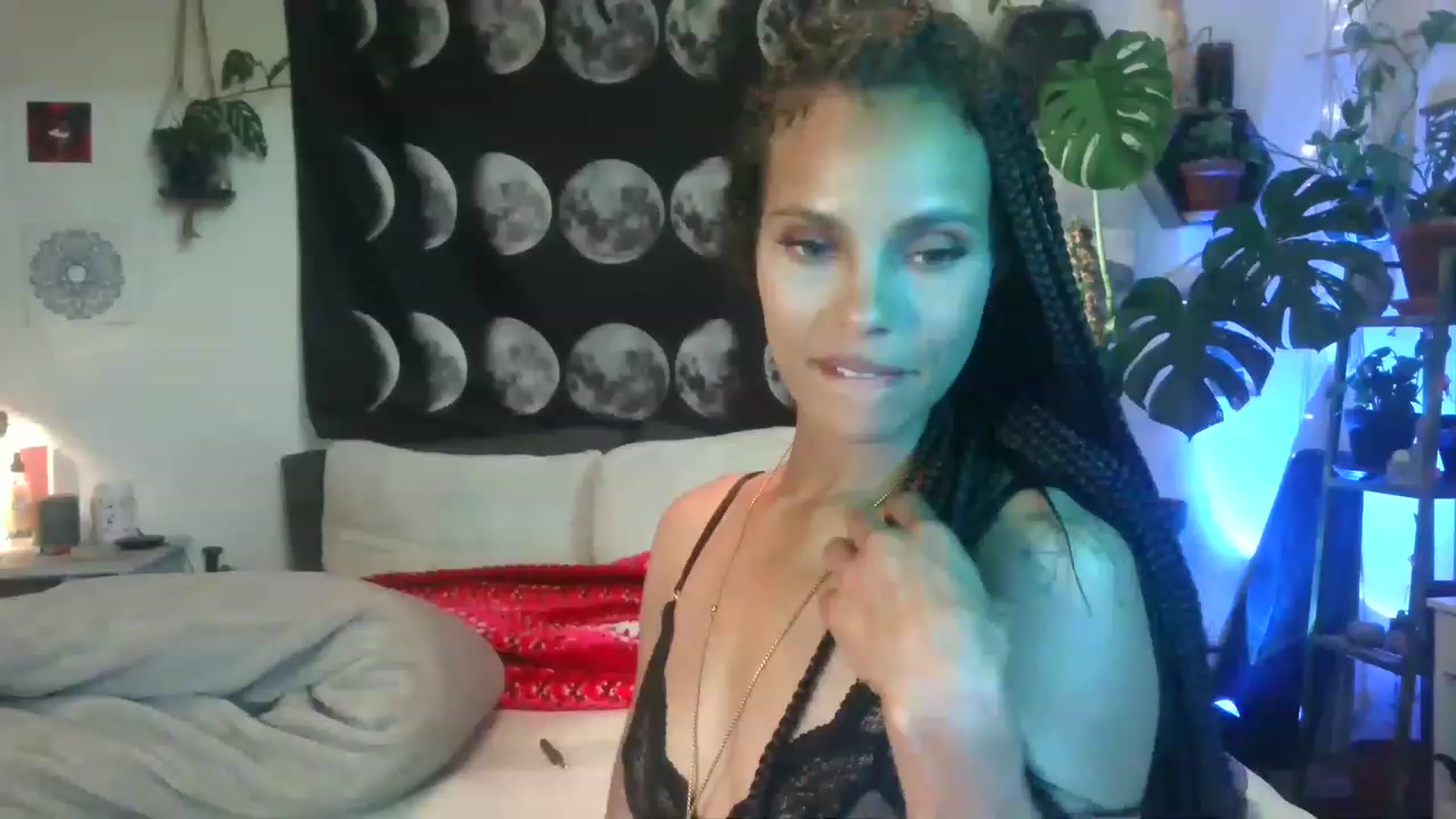 Gallery image thumbnail from LunarLexxx's myfreecams stream on, 04/24/2023, 08:10 image 2 of 20