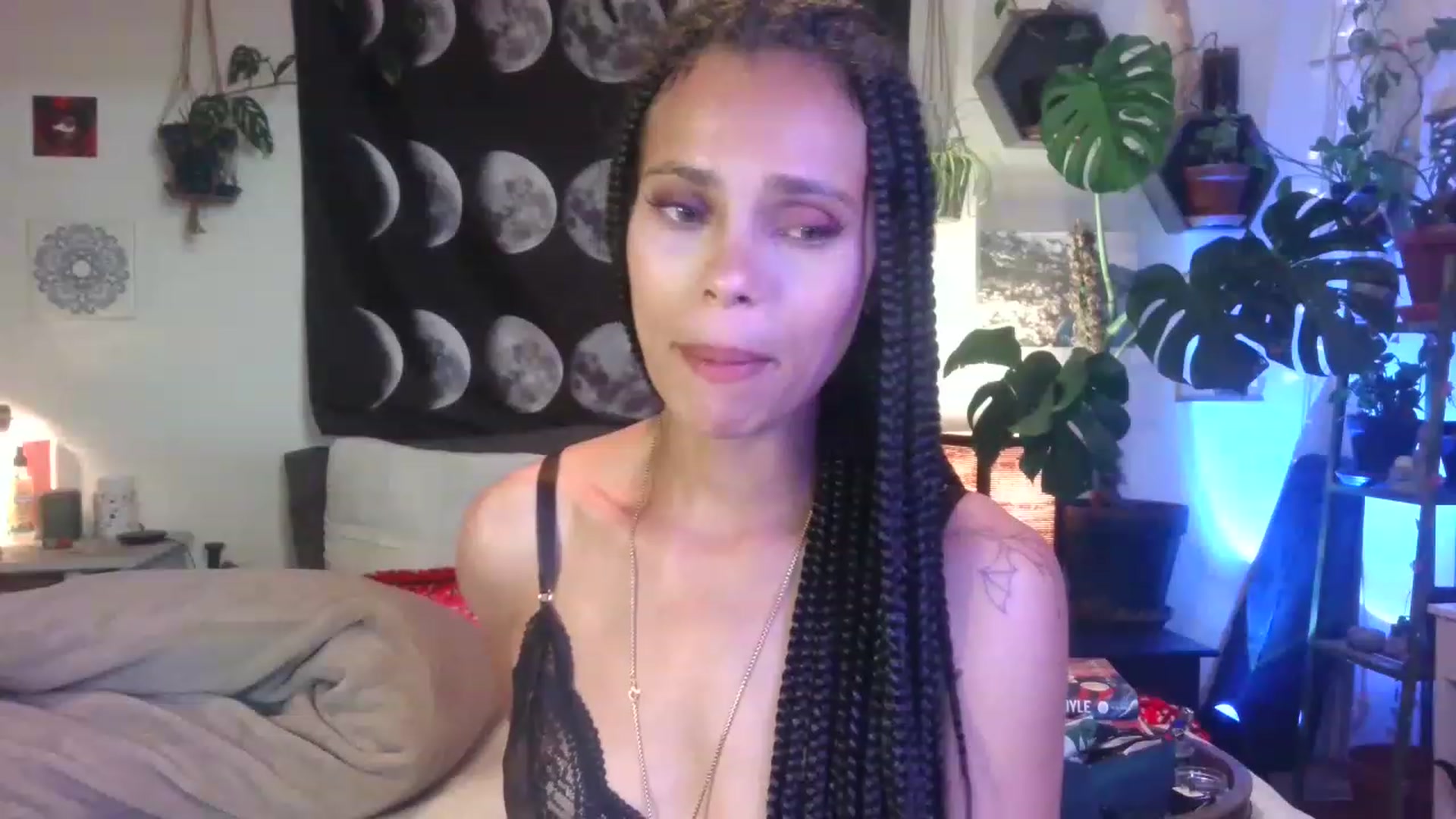 Gallery image thumbnail from LunarLexxx's myfreecams stream on, 04/24/2023, 08:10 image 20 of 20