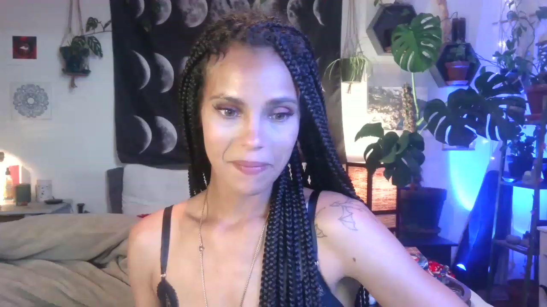 Gallery image thumbnail from LunarLexxx's myfreecams stream on, 04/24/2023, 08:10 image 16 of 20