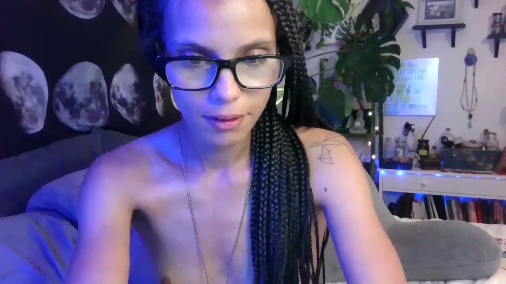 Gallery image thumbnail from LunarLexxx's myfreecams stream on, 04/26/2023, 09:00 image 15 of 20